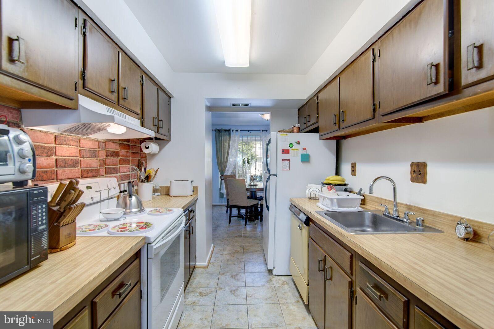 CENTENNIAL VILLAGE - Residential