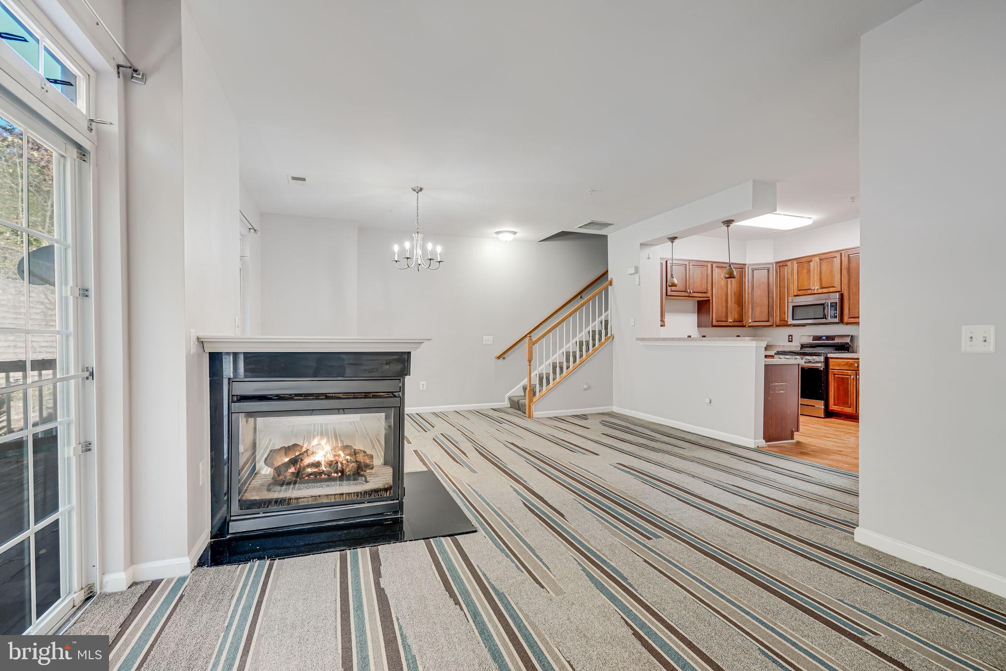 THE COMMONS ON WILLIAM SQUARE - Residential