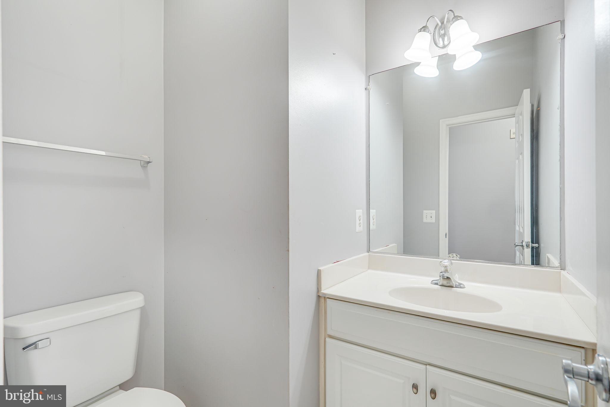 THE COMMONS ON WILLIAM SQUARE - Residential