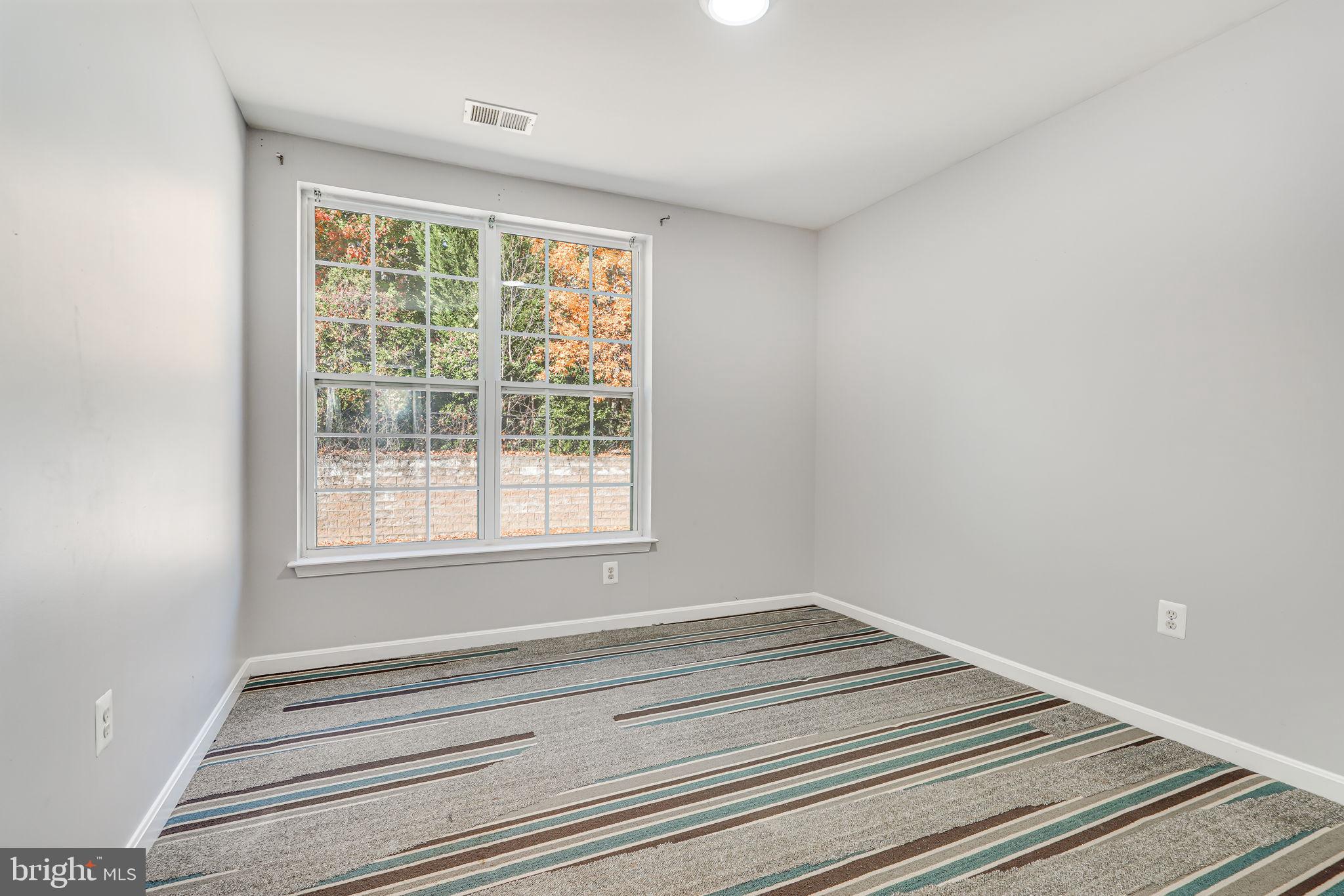 THE COMMONS ON WILLIAM SQUARE - Residential