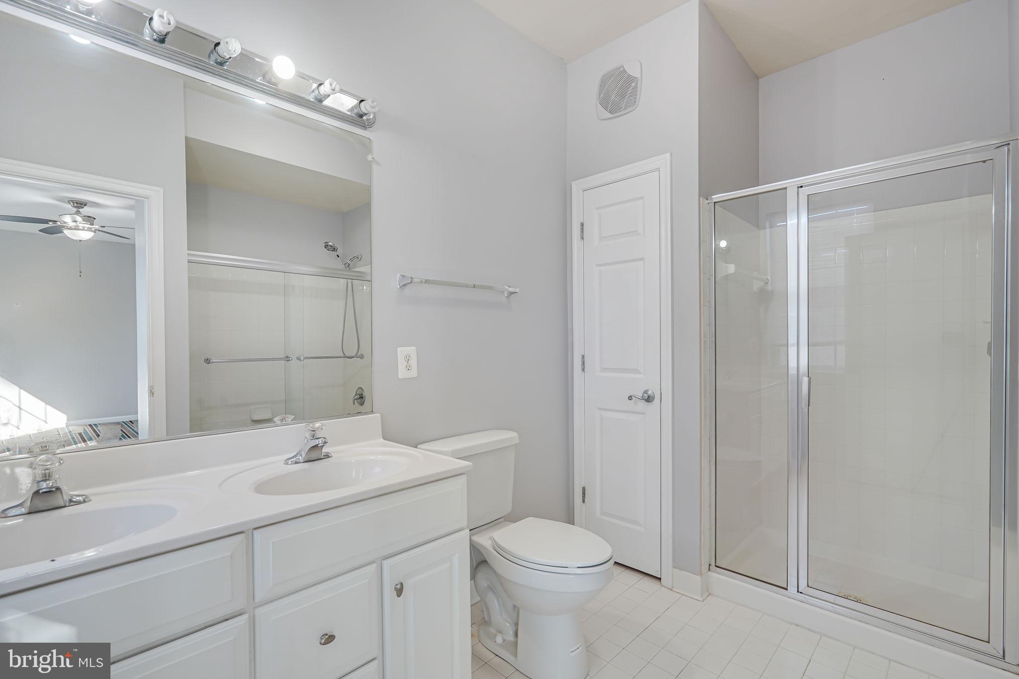 THE COMMONS ON WILLIAM SQUARE - Residential