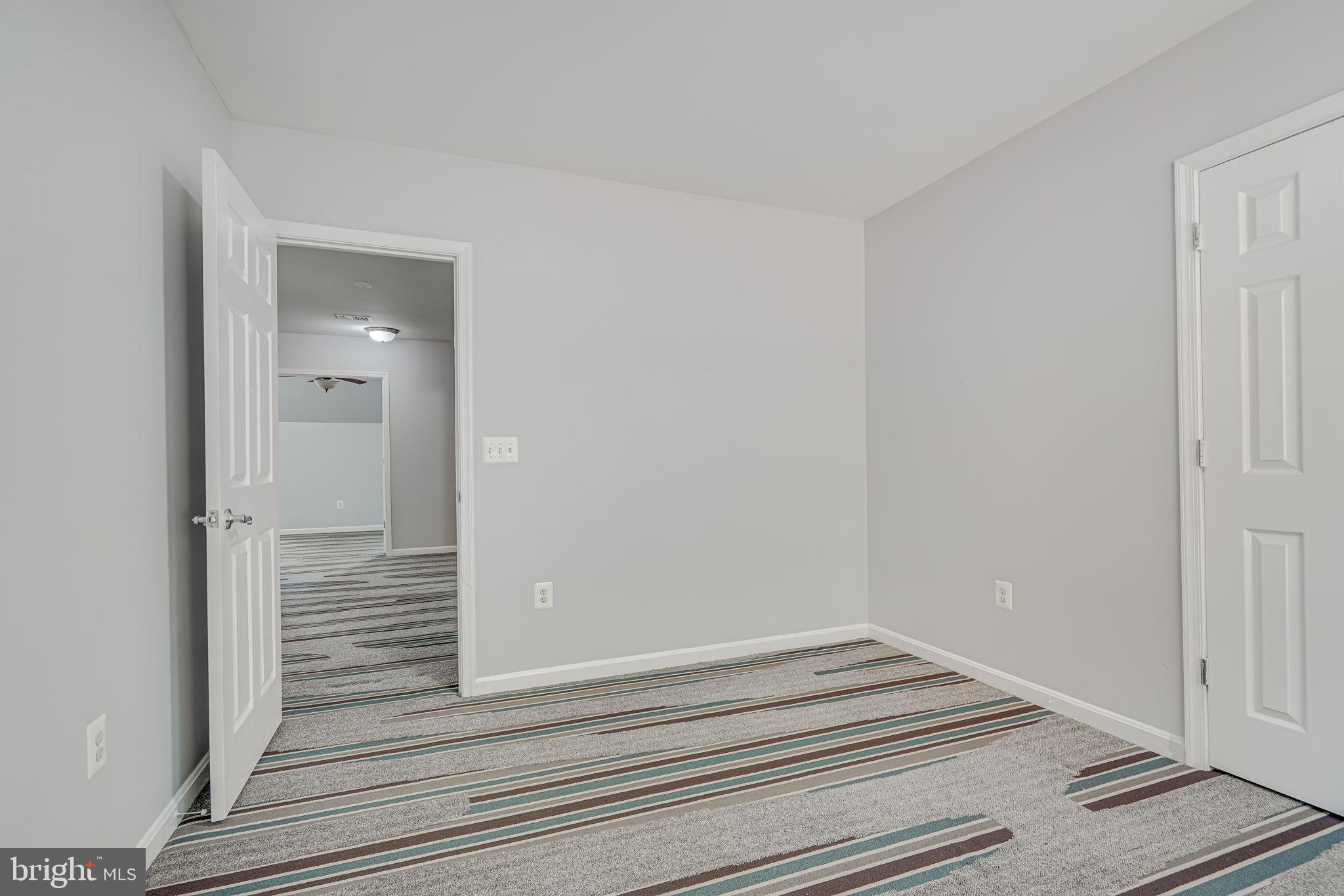 THE COMMONS ON WILLIAM SQUARE - Residential