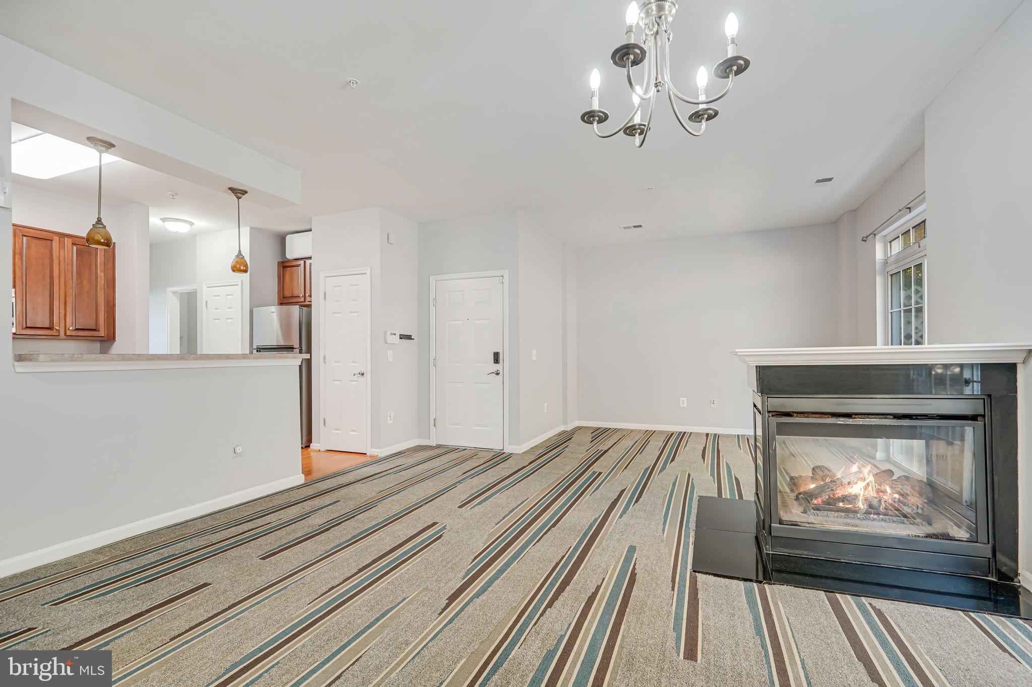 THE COMMONS ON WILLIAM SQUARE - Residential