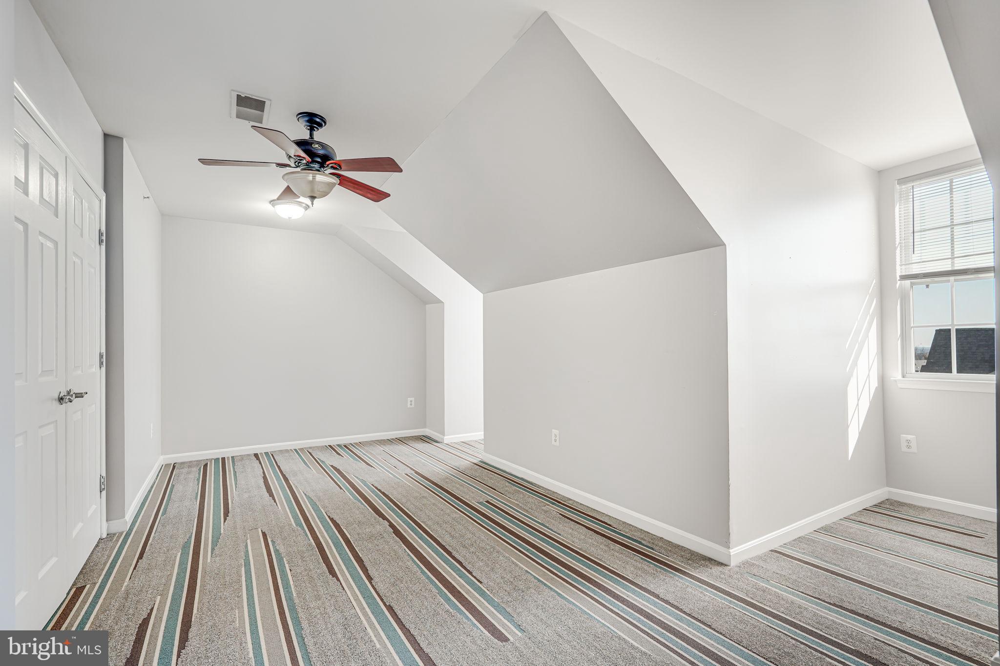 THE COMMONS ON WILLIAM SQUARE - Residential