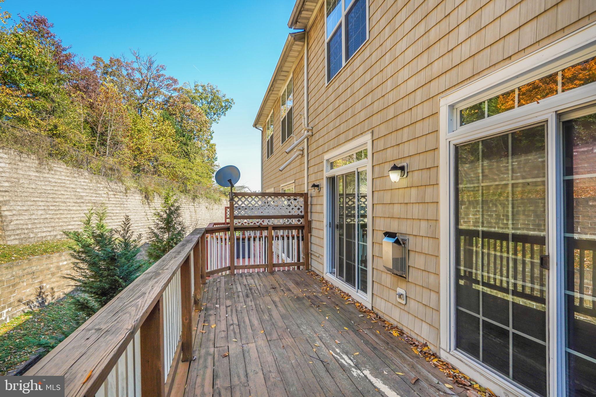 THE COMMONS ON WILLIAM SQUARE - Residential