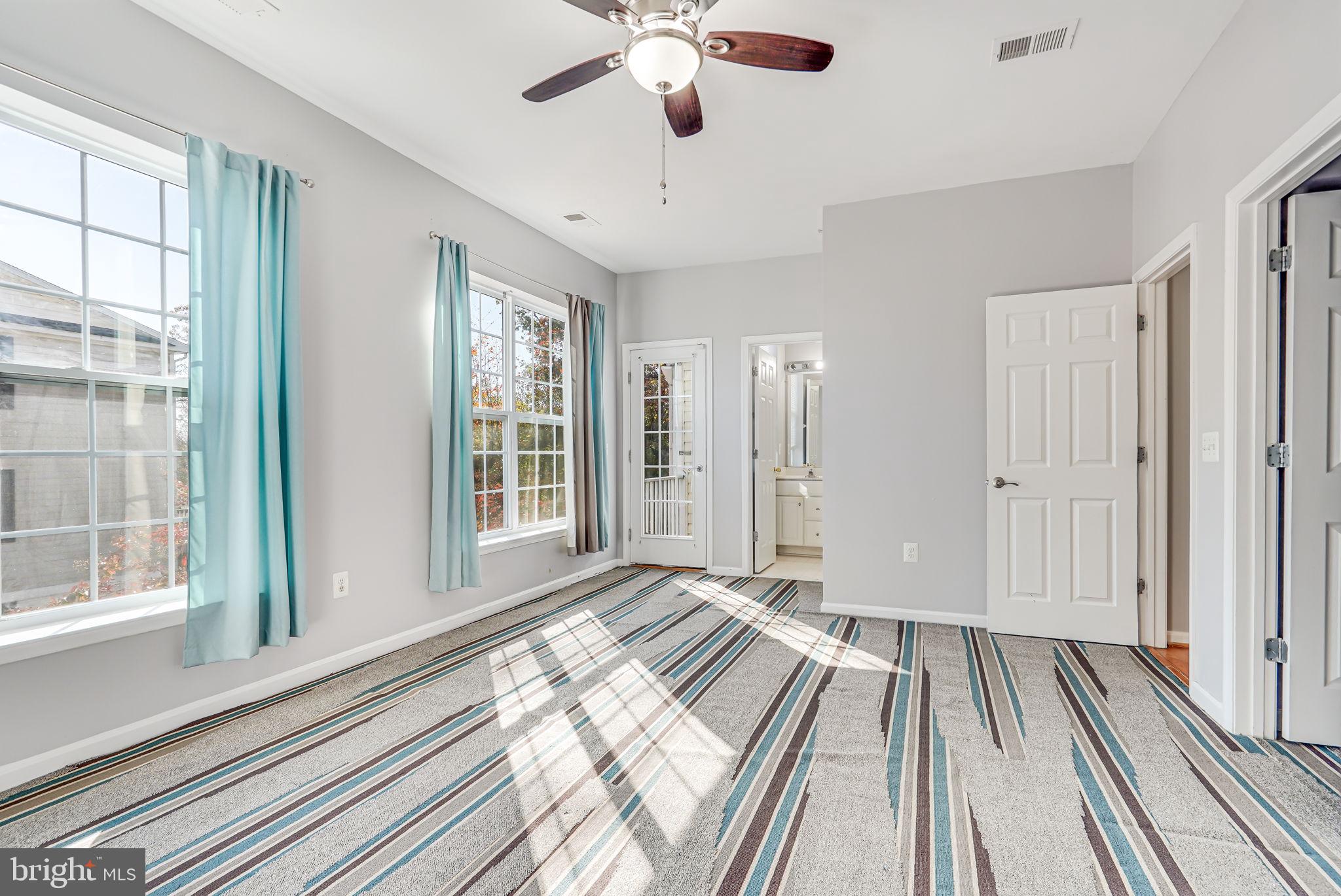 THE COMMONS ON WILLIAM SQUARE - Residential