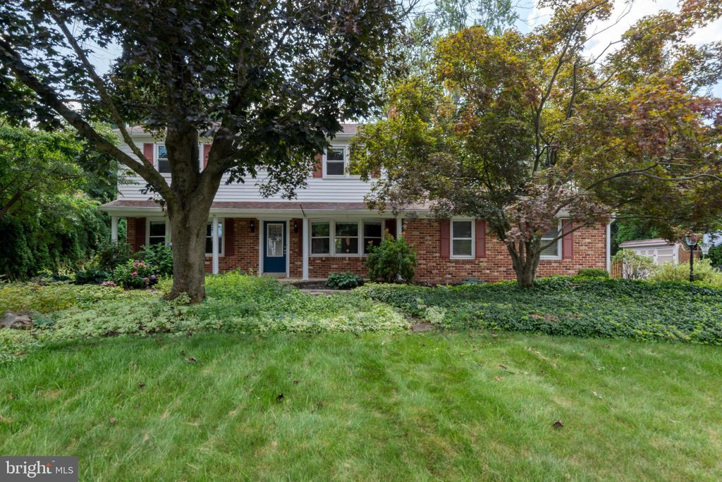 Photo of 1270 Detwiler Drive, YORK, PA 17404 (MLS # PAYK2087616)