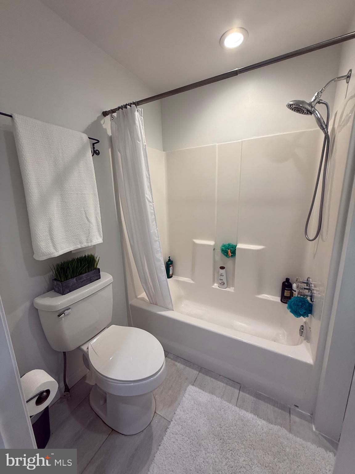 CROFTON MEADOWS - Residential