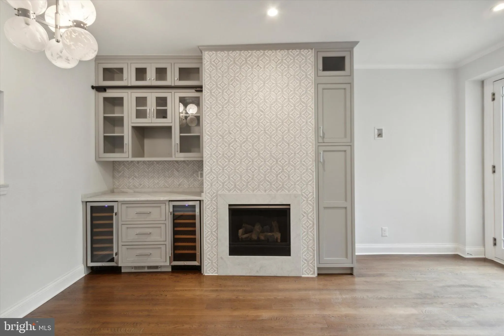 Philadelphia, Pennsylvania 19146, United States, 3 Bedrooms Bedrooms, ,2 BathroomsBathrooms,Residential,Contingent,42267