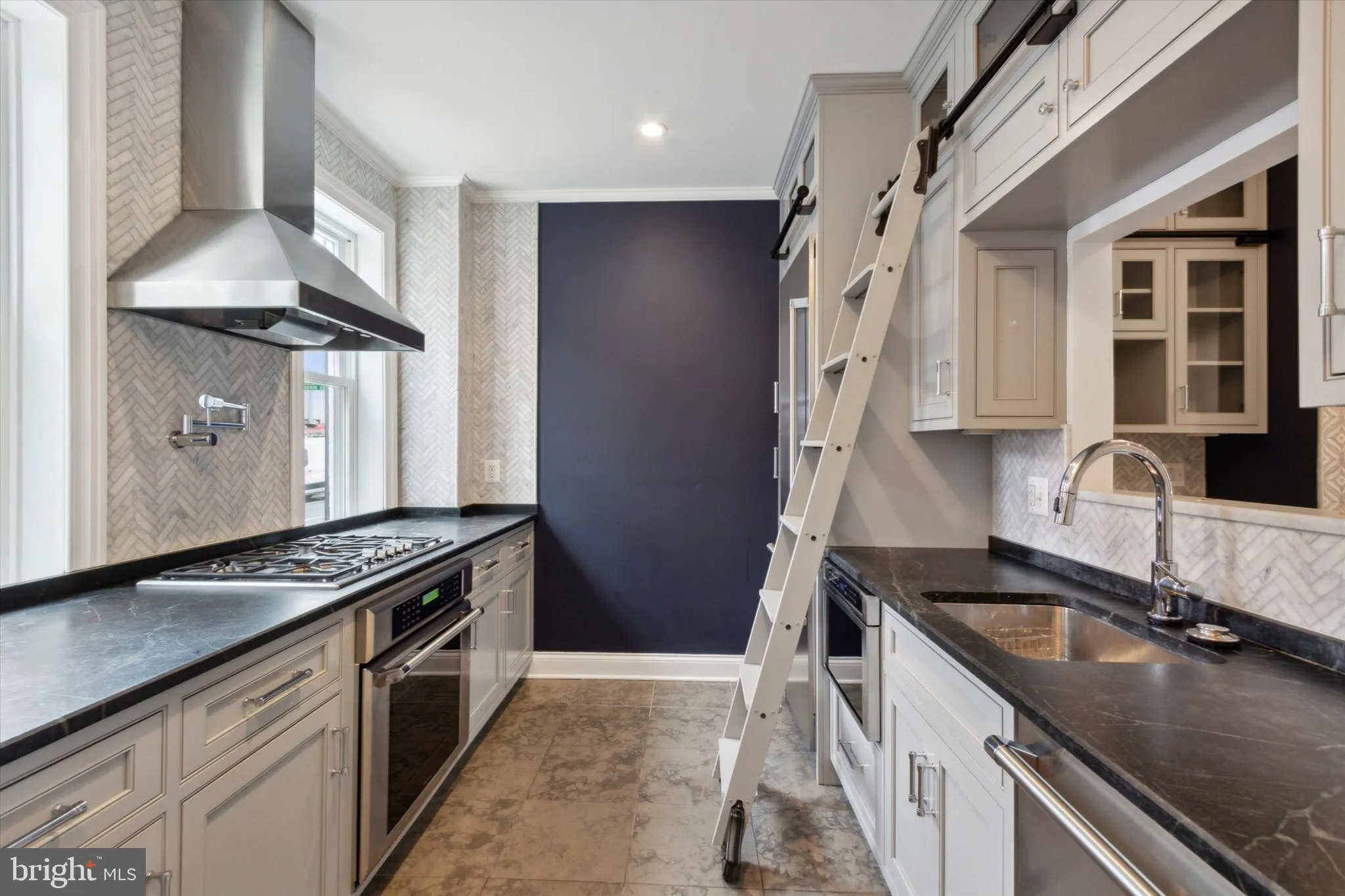 Philadelphia, Pennsylvania 19146, United States, 3 Bedrooms Bedrooms, ,2 BathroomsBathrooms,Residential,Contingent,42267