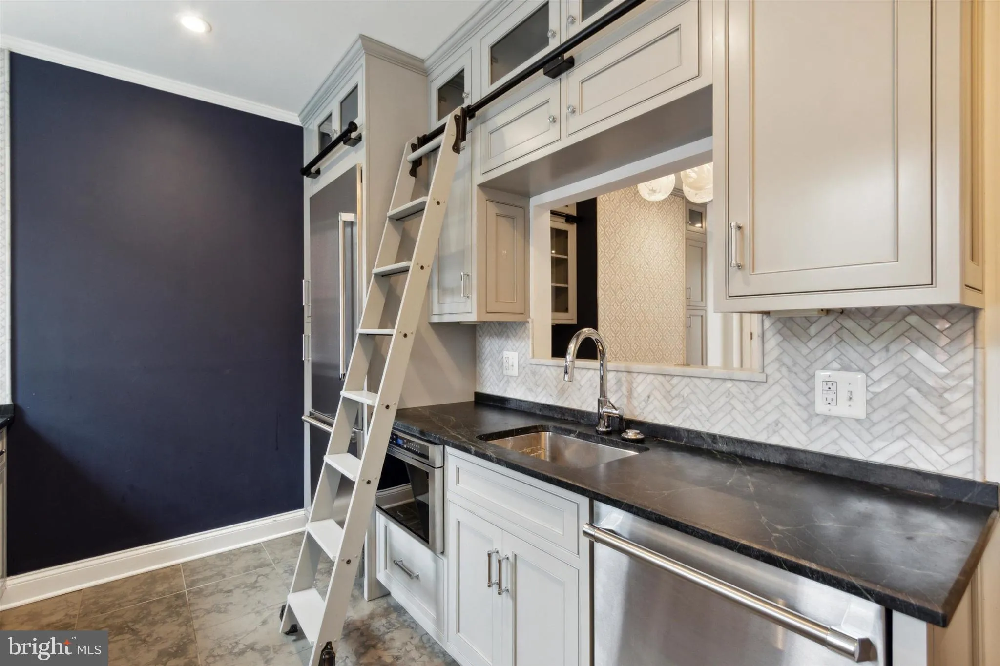 Philadelphia, Pennsylvania 19146, United States, 3 Bedrooms Bedrooms, ,2 BathroomsBathrooms,Residential,Contingent,42267