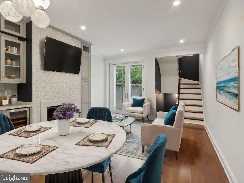 Philadelphia, Pennsylvania 19146, United States, 3 Bedrooms Bedrooms, ,2 BathroomsBathrooms,Residential,Contingent,42267
