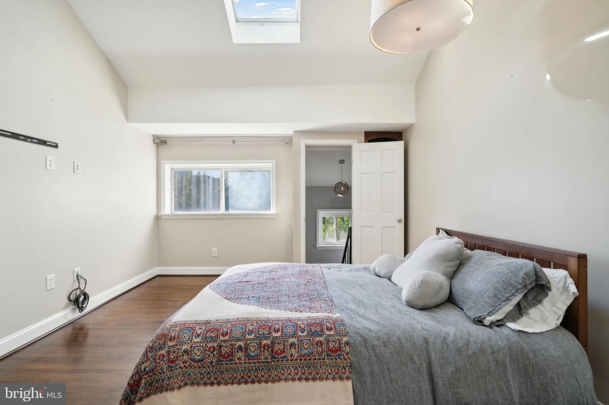 Philadelphia, Pennsylvania 19146, United States, 3 Bedrooms Bedrooms, ,2 BathroomsBathrooms,Residential,Contingent,42267