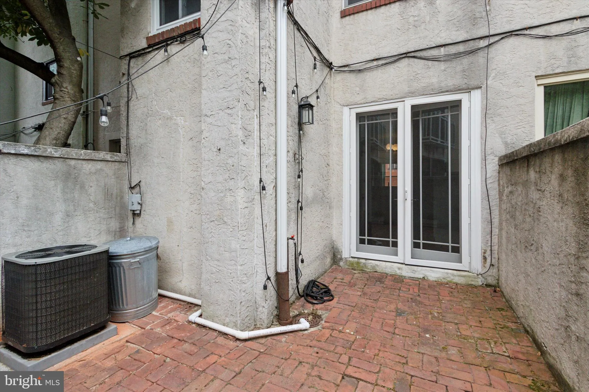 Philadelphia, Pennsylvania 19146, United States, 3 Bedrooms Bedrooms, ,2 BathroomsBathrooms,Residential,Contingent,42267