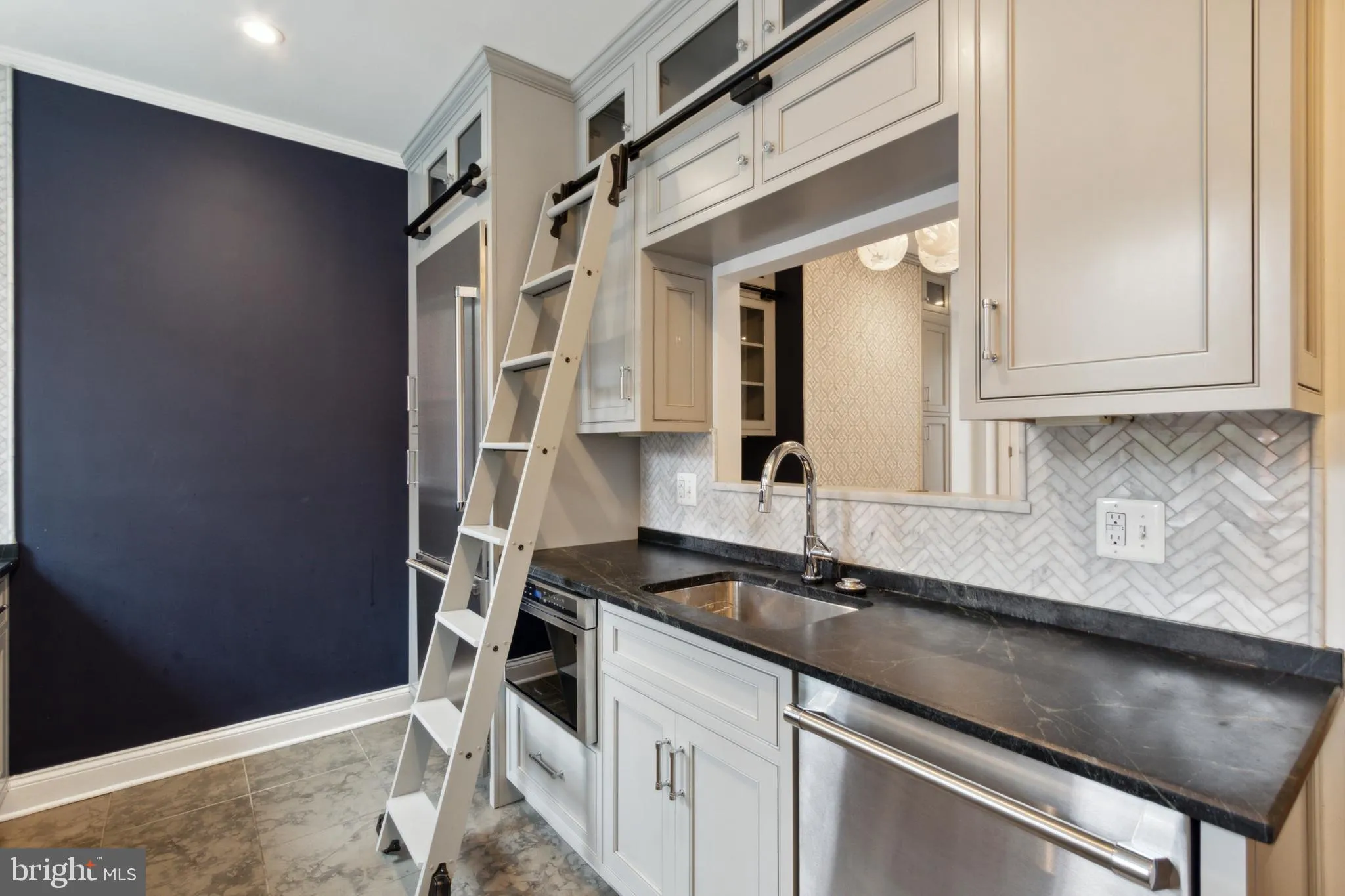 Philadelphia, Pennsylvania 19146, United States, 3 Bedrooms Bedrooms, ,2 BathroomsBathrooms,Residential,Contingent,42267
