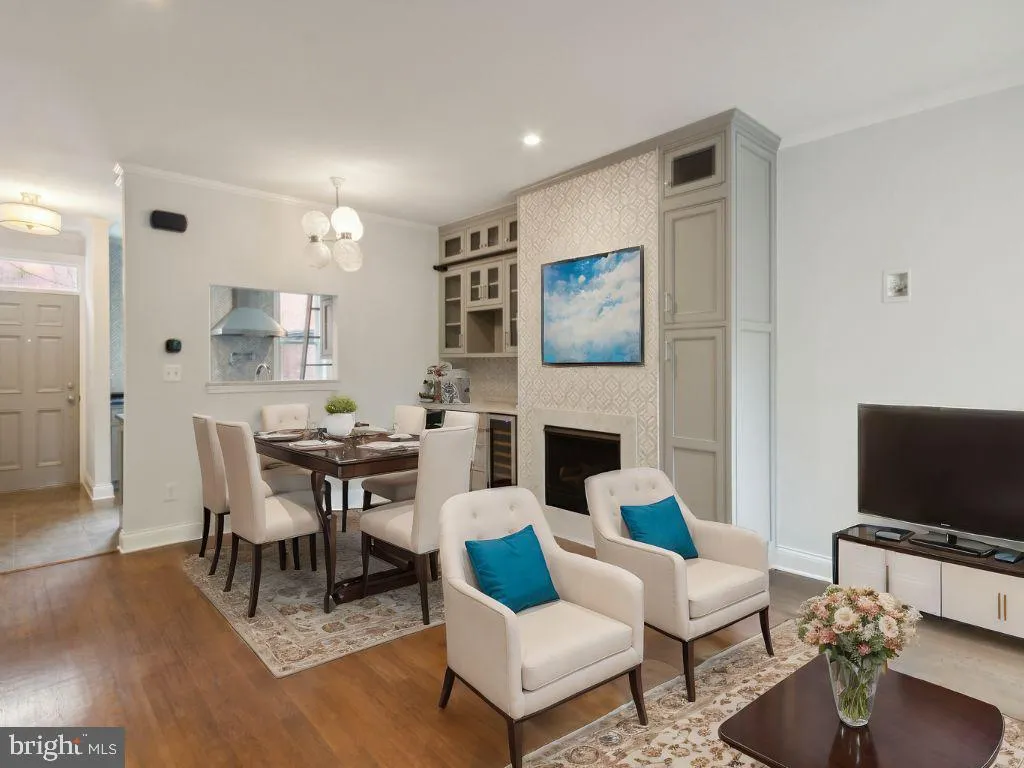 Philadelphia, Pennsylvania 19146, United States, 3 Bedrooms Bedrooms, ,2 BathroomsBathrooms,Residential,Contingent,42267