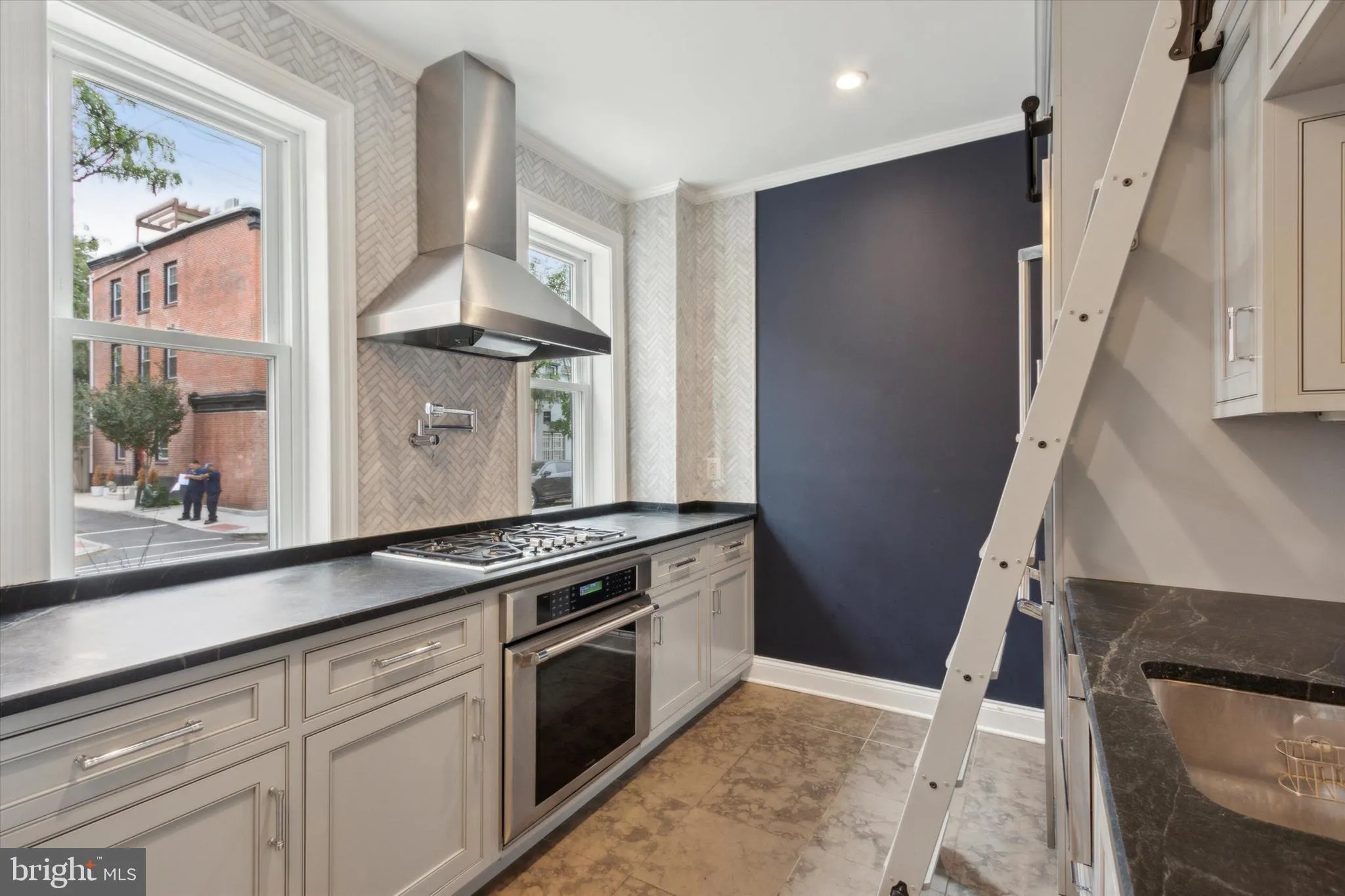 Philadelphia, Pennsylvania 19146, United States, 3 Bedrooms Bedrooms, ,2 BathroomsBathrooms,Residential,Contingent,42267
