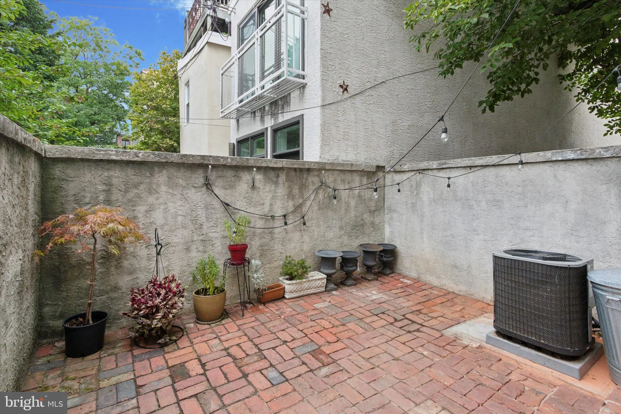 Philadelphia, Pennsylvania 19146, United States, 3 Bedrooms Bedrooms, ,2 BathroomsBathrooms,Residential,Contingent,42267