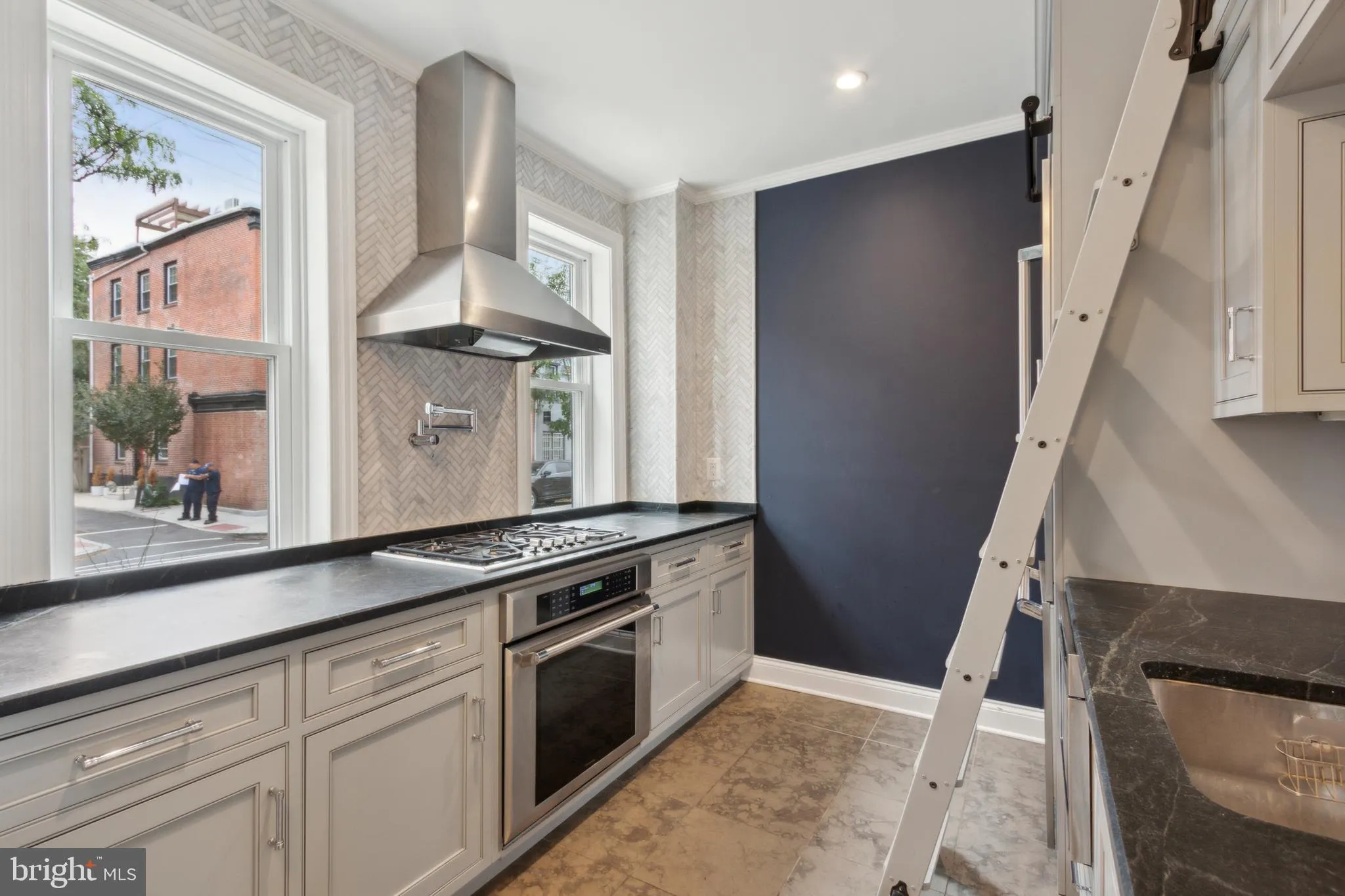 Philadelphia, Pennsylvania 19146, United States, 3 Bedrooms Bedrooms, ,2 BathroomsBathrooms,Residential,Contingent,42267