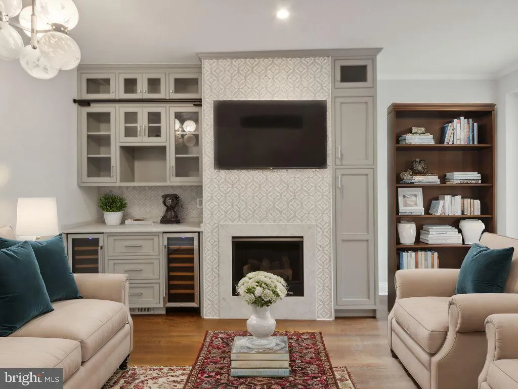 Philadelphia, Pennsylvania 19146, United States, 3 Bedrooms Bedrooms, ,2 BathroomsBathrooms,Residential,Contingent,42267