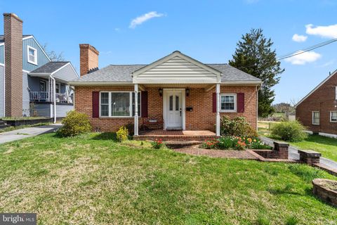 Homes For Sale - 425 S Artizan Street<br/> WILLIAMSPORT, MD 21795