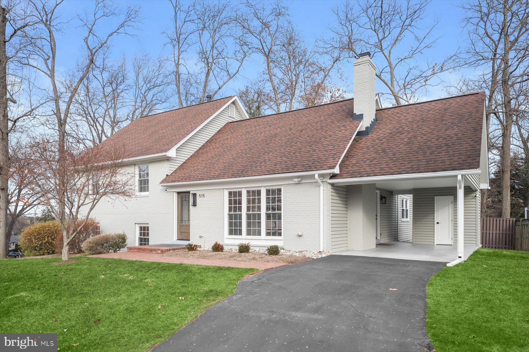 VICTORIA WOODS - Residential