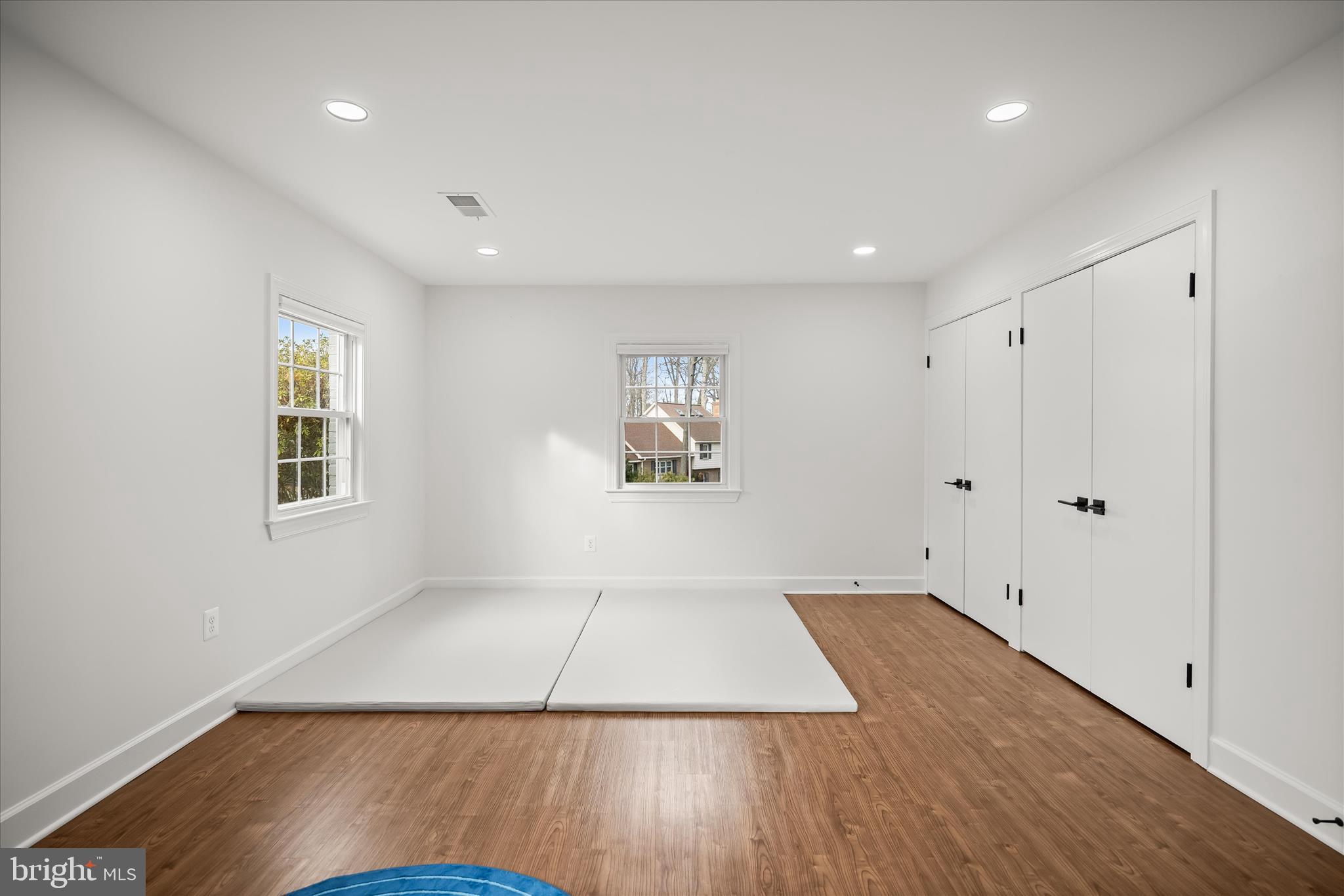 VICTORIA WOODS - Residential