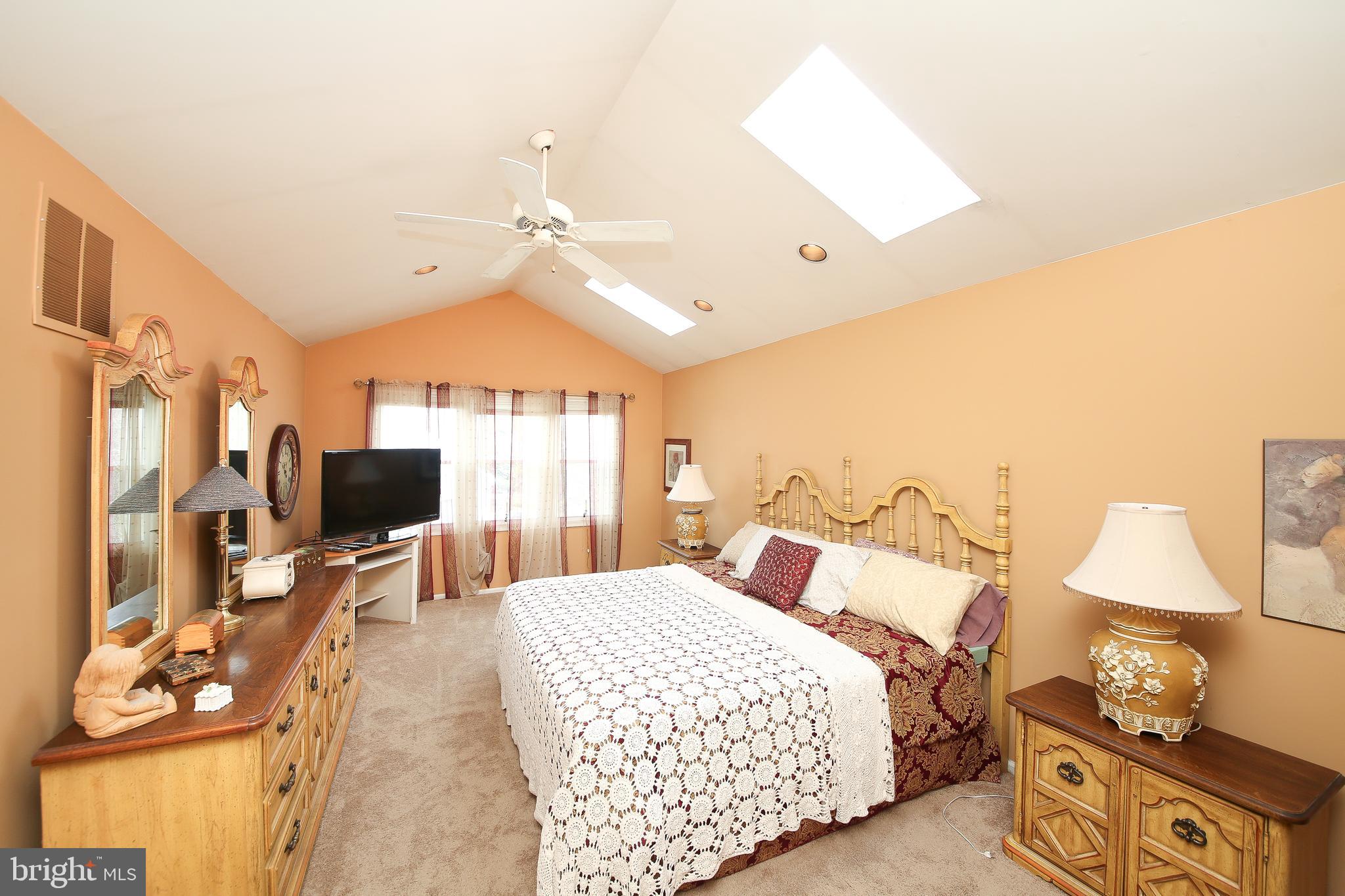 MONTGOMERY GREENE - Residential