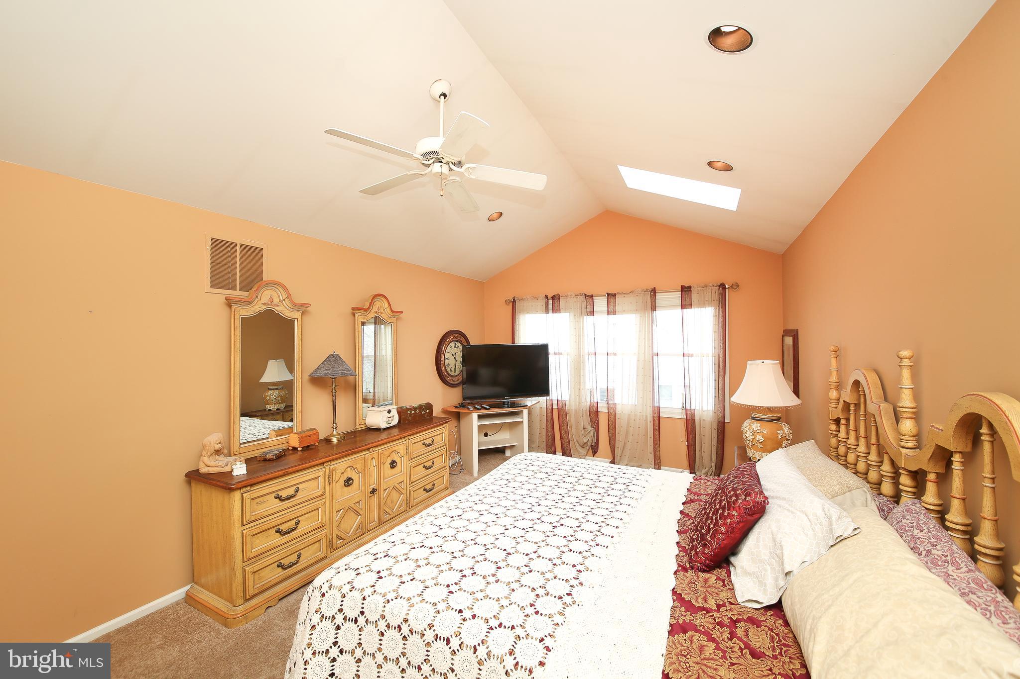 MONTGOMERY GREENE - Residential