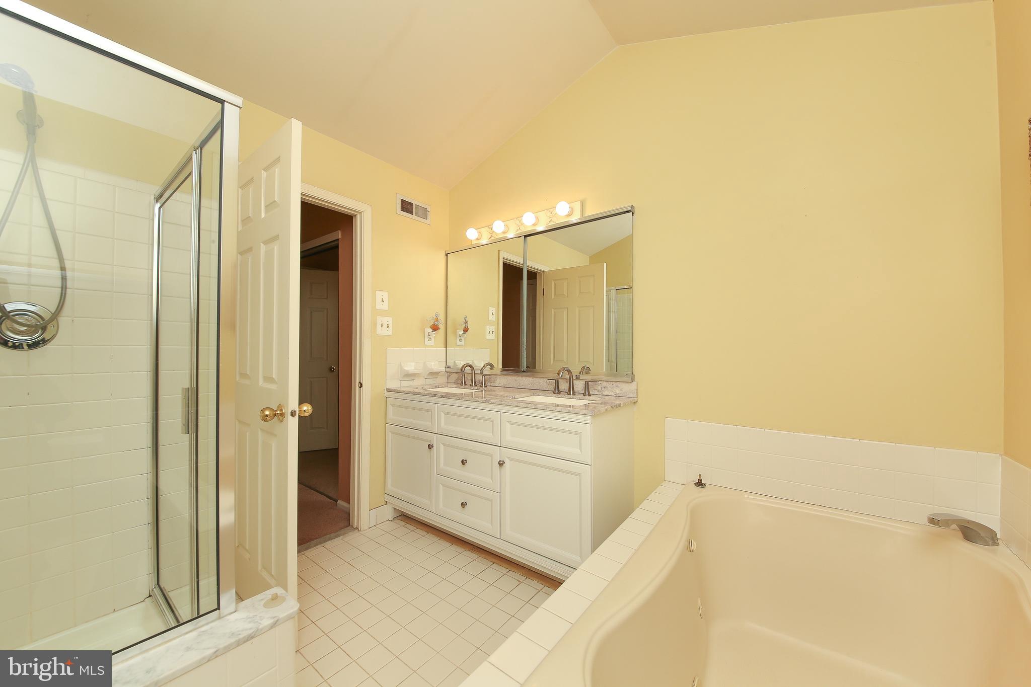 MONTGOMERY GREENE - Residential