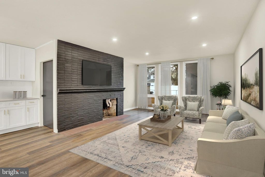 Photo of 421 Lewis Street, HARRISBURG, PA 17110 (MLS # PADA2056452)