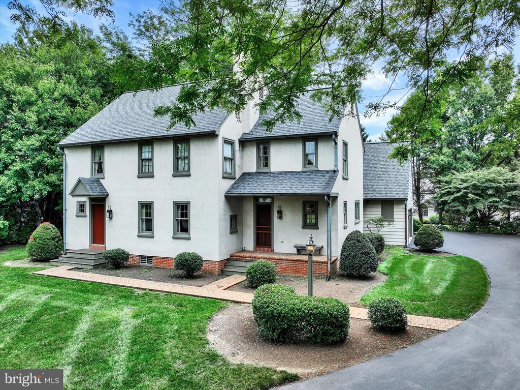 Photo of 2574 Hartwell Court, Lancaster, PA 17601 (MLS # PALA2038028)