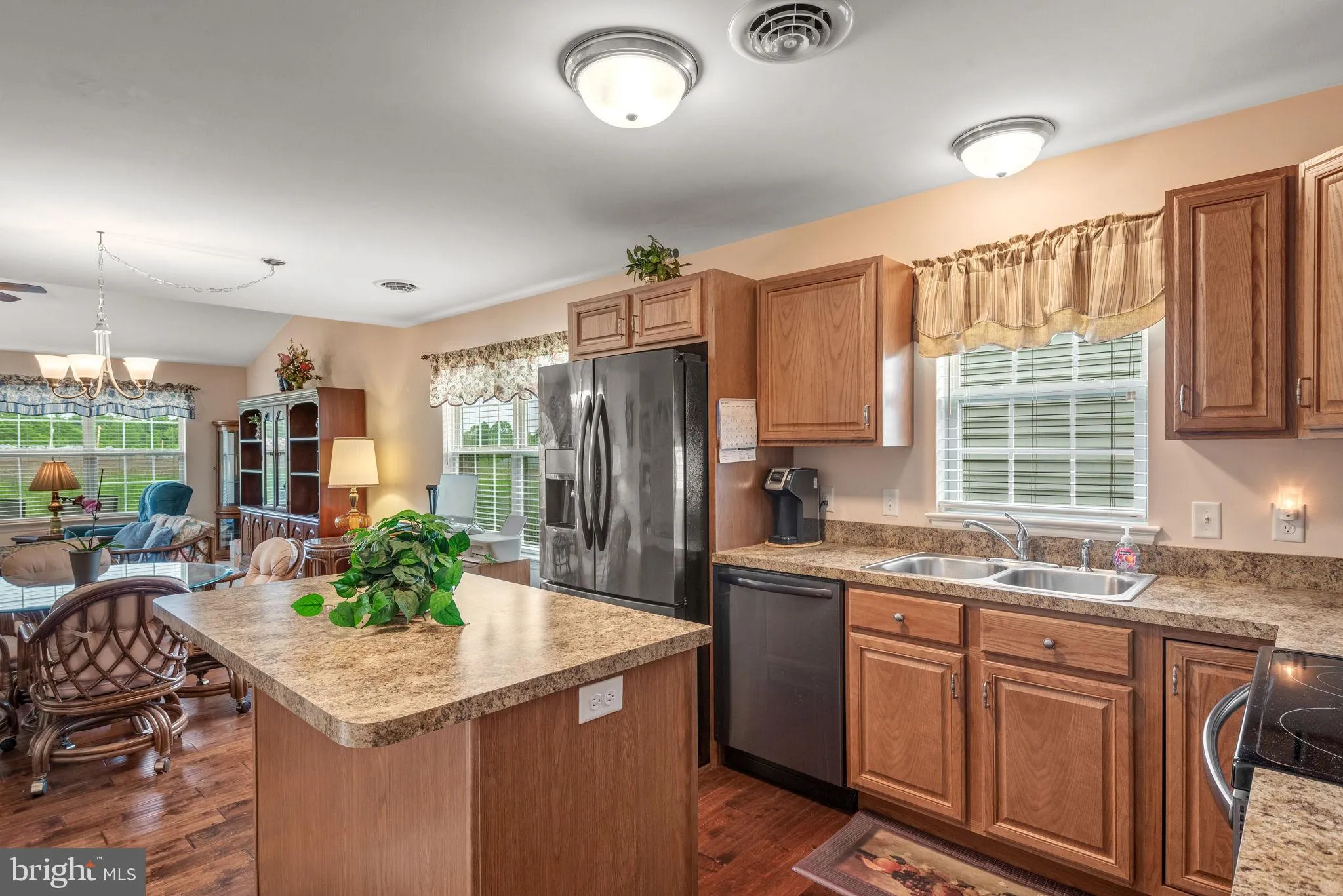 Lancaster, Pennsylvania 17603, United States, 3 Bedrooms Bedrooms, ,3 BathroomsBathrooms,Residential,Pending,143129