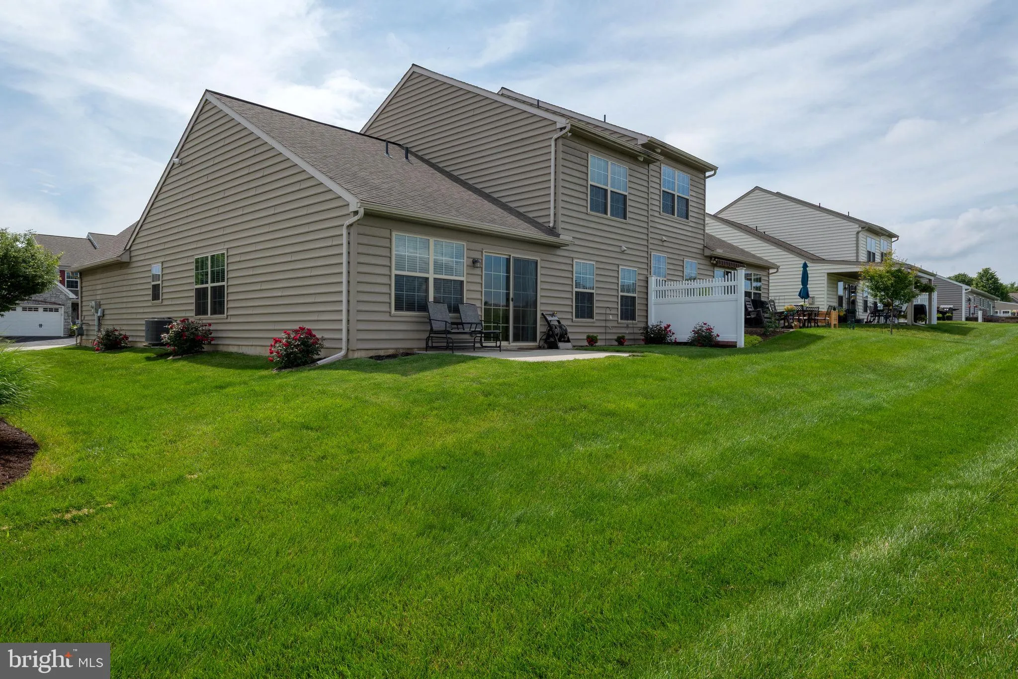 Lancaster, Pennsylvania 17603, United States, 3 Bedrooms Bedrooms, ,3 BathroomsBathrooms,Residential,Pending,143129