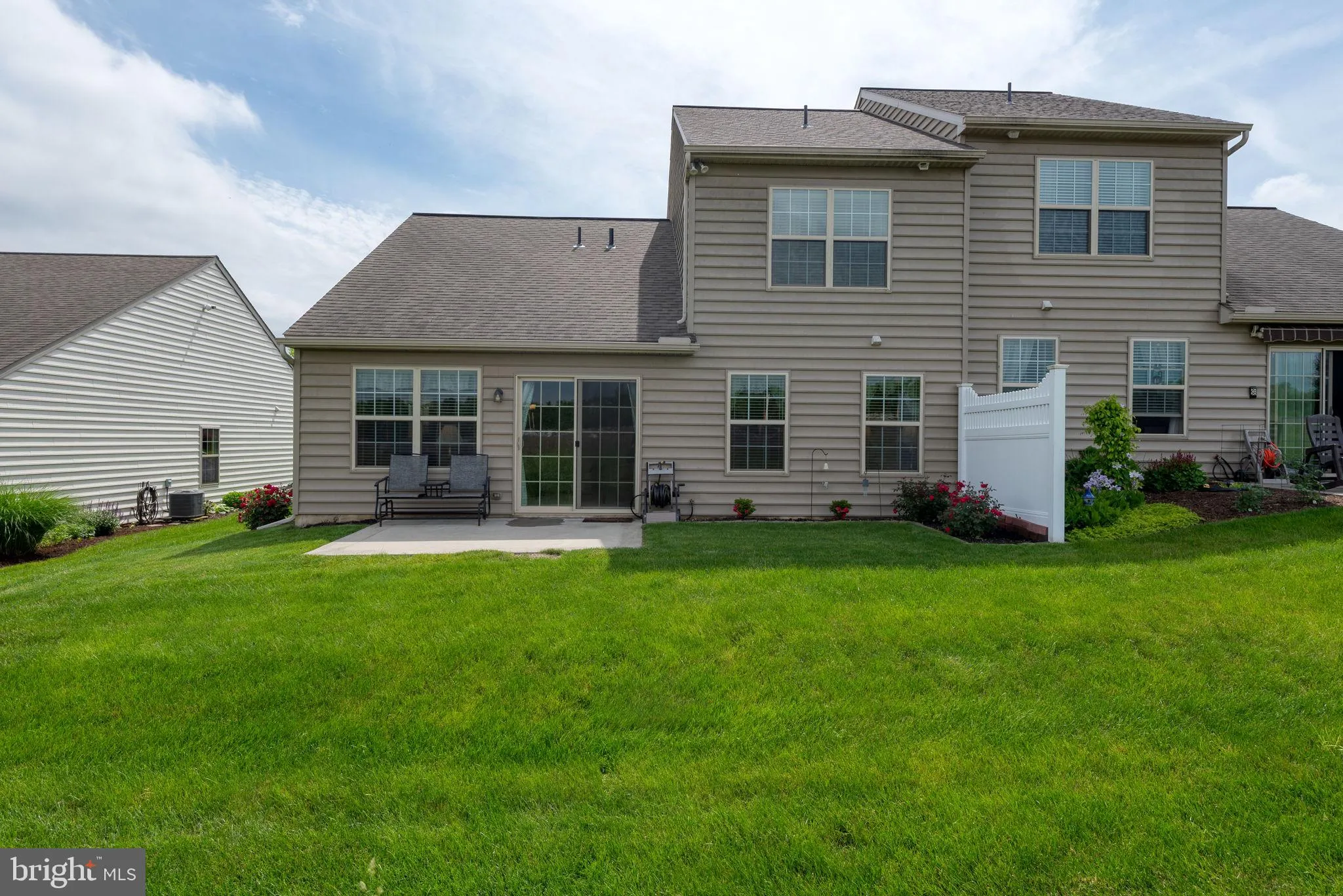 Lancaster, Pennsylvania 17603, United States, 3 Bedrooms Bedrooms, ,3 BathroomsBathrooms,Residential,Pending,143129