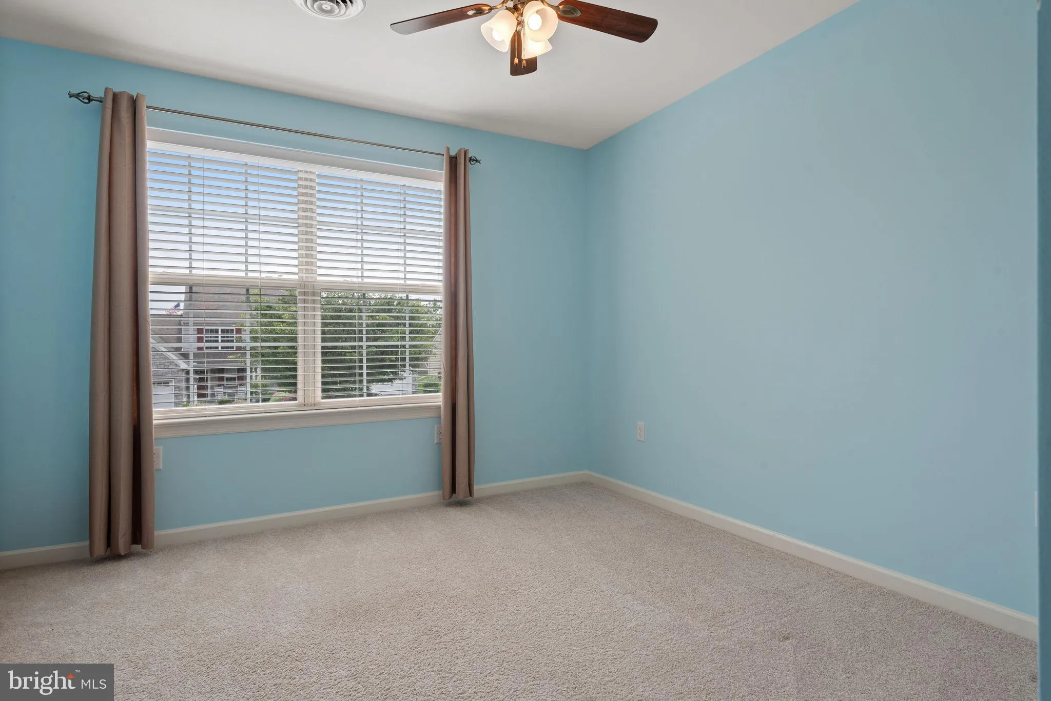 Lancaster, Pennsylvania 17603, United States, 3 Bedrooms Bedrooms, ,3 BathroomsBathrooms,Residential,Pending,143129