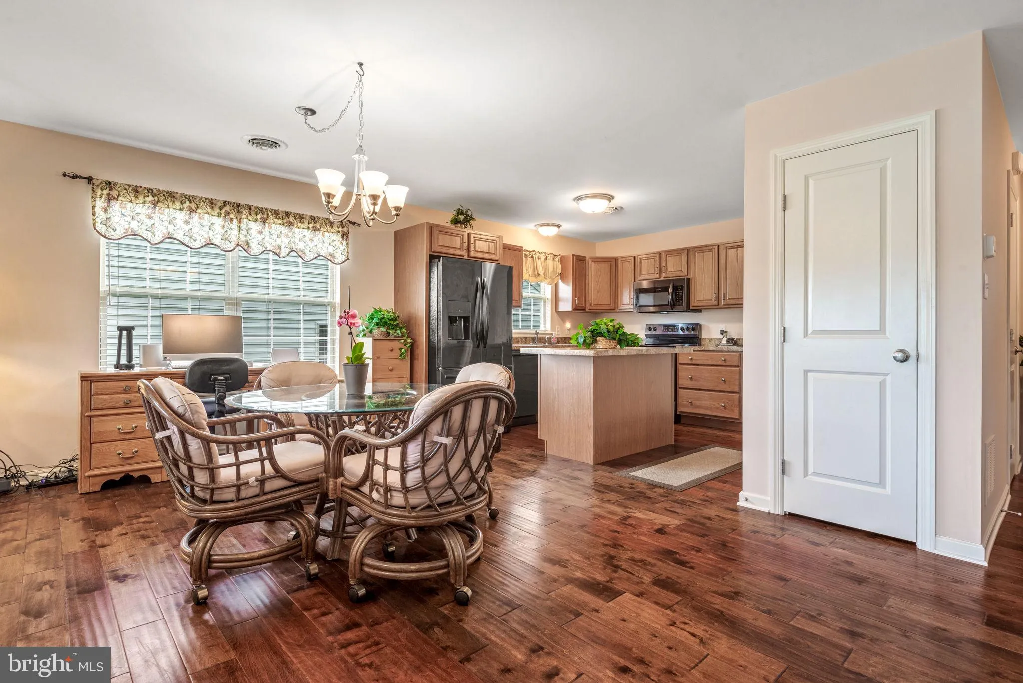 Lancaster, Pennsylvania 17603, United States, 3 Bedrooms Bedrooms, ,3 BathroomsBathrooms,Residential,Pending,143129