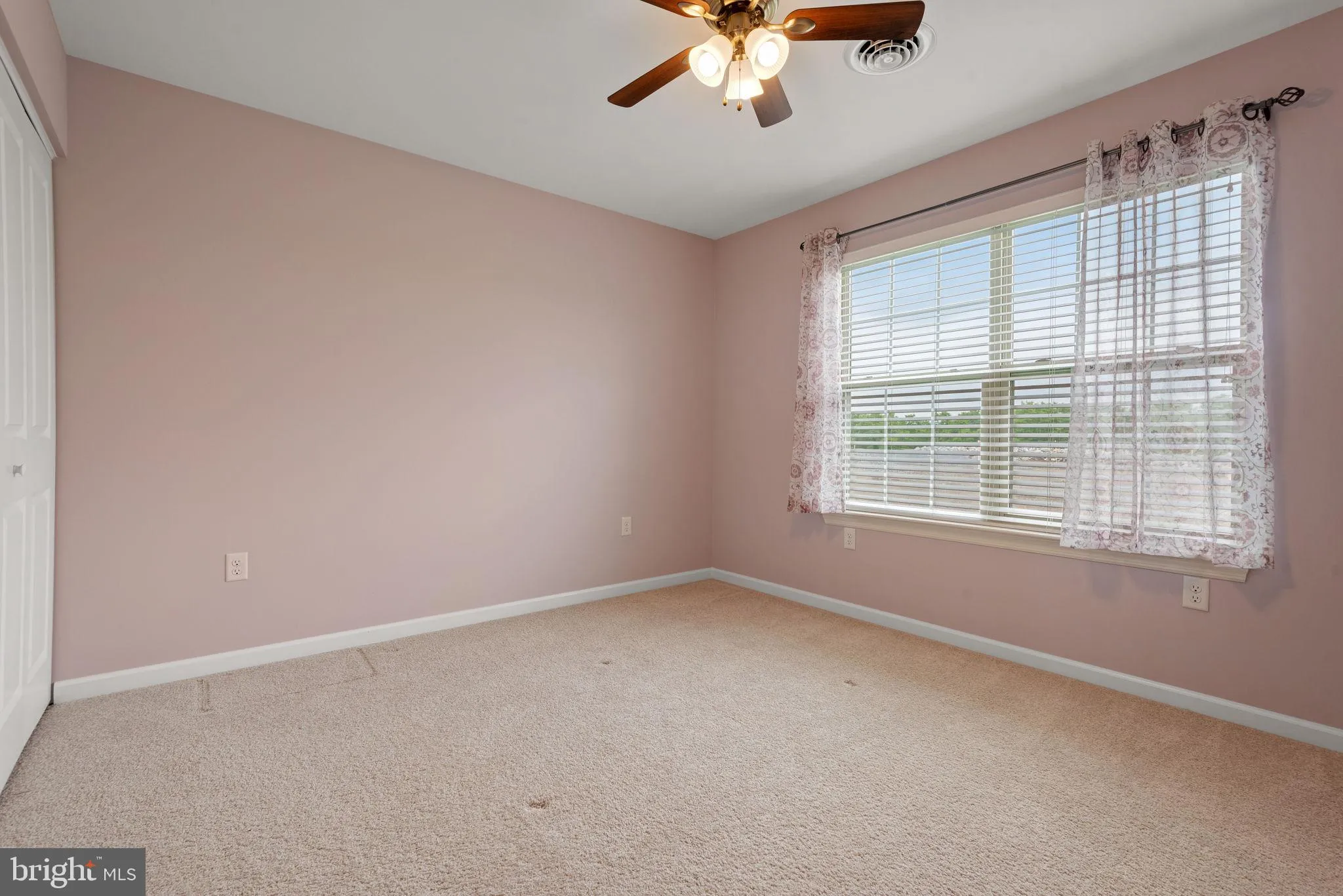 Lancaster, Pennsylvania 17603, United States, 3 Bedrooms Bedrooms, ,3 BathroomsBathrooms,Residential,Pending,143129