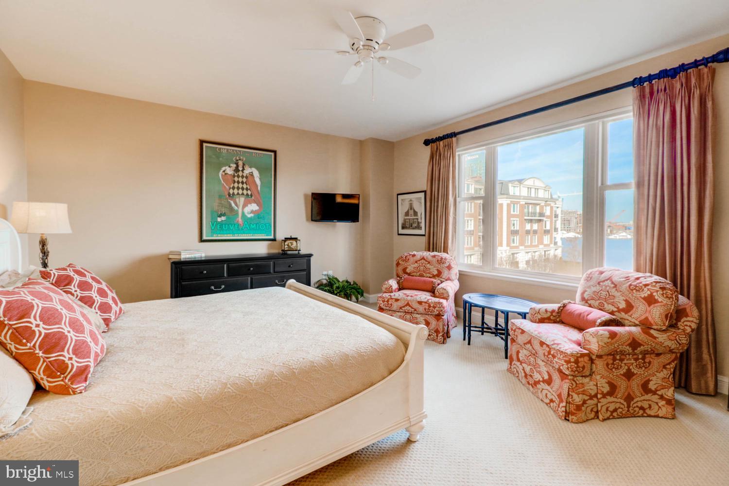 THE RITZ-CARLTON RESIDENCES - Residential