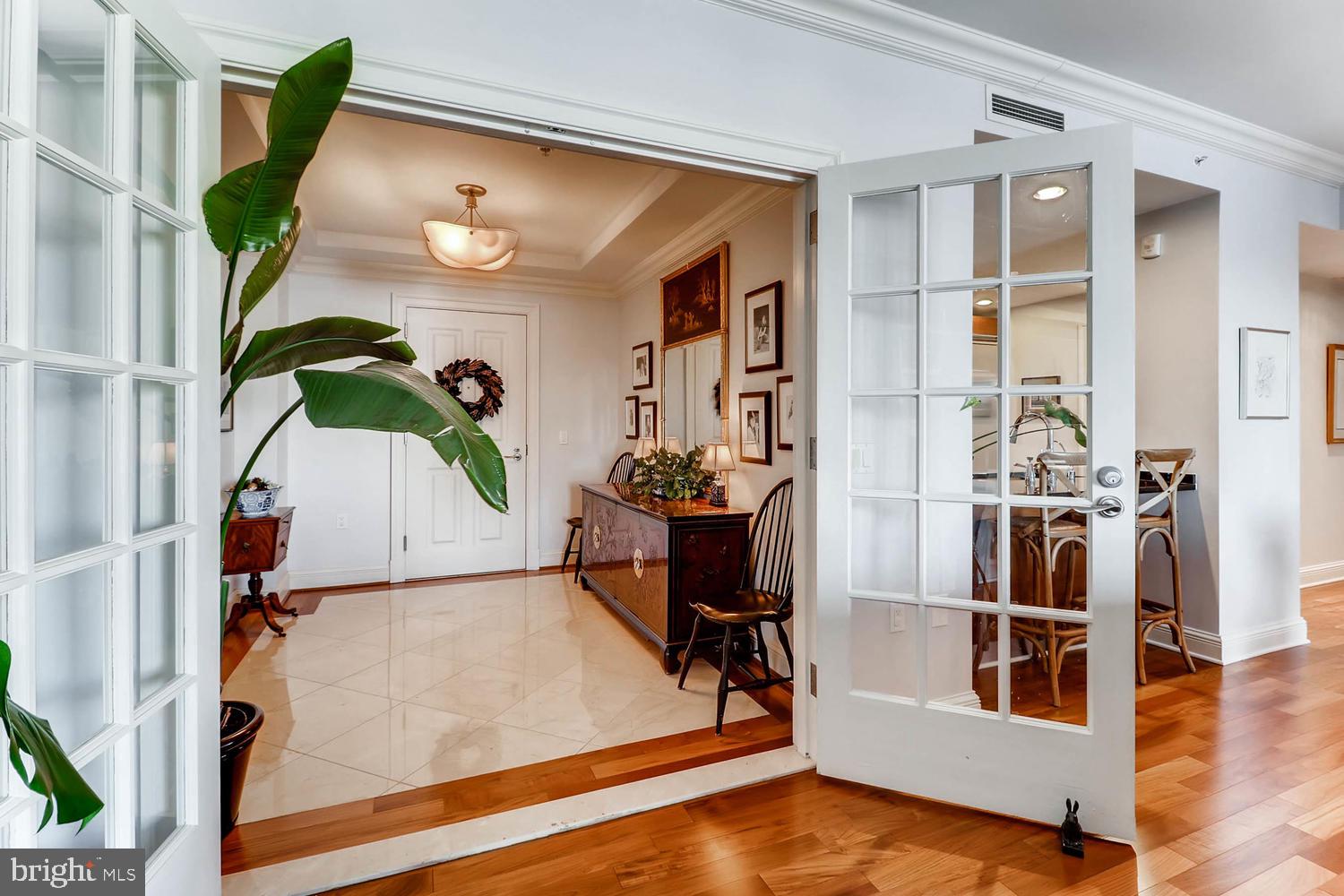 THE RITZ-CARLTON RESIDENCES - Residential