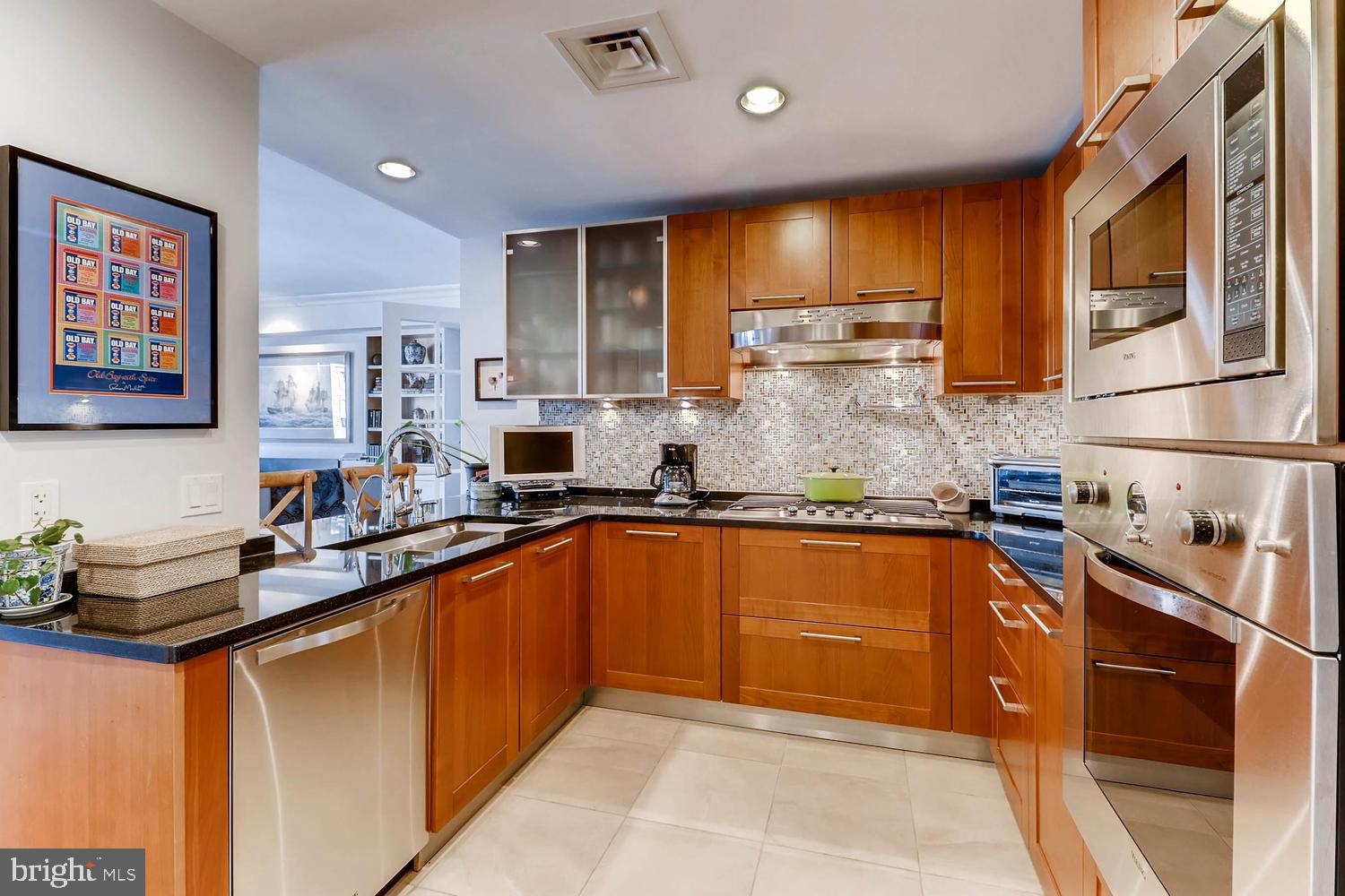 THE RITZ-CARLTON RESIDENCES - Residential