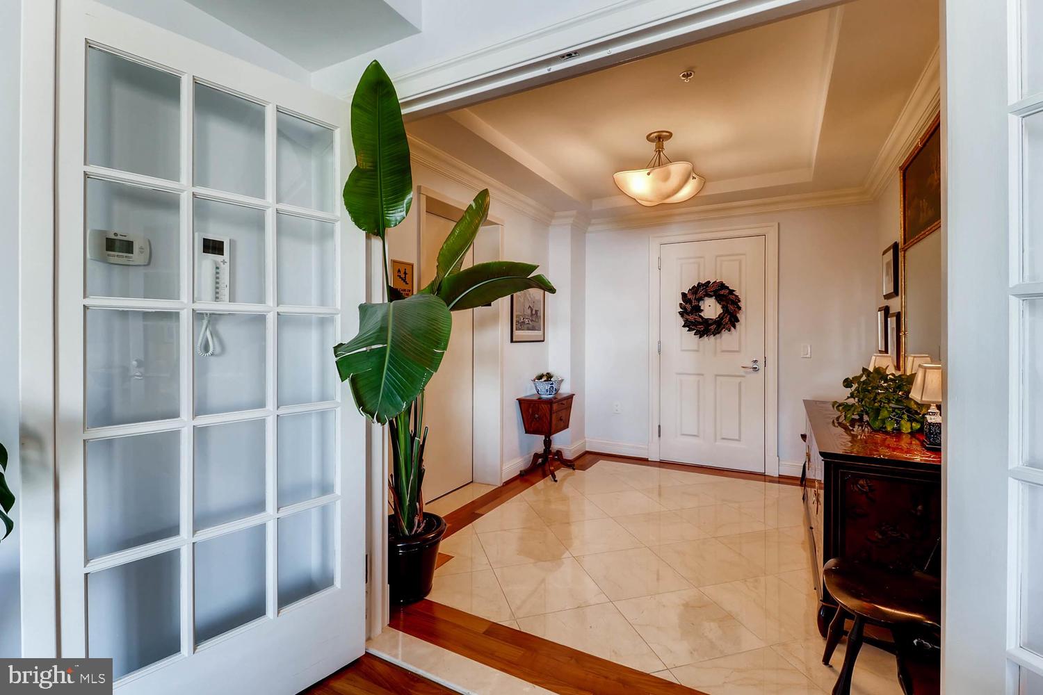 THE RITZ-CARLTON RESIDENCES - Residential