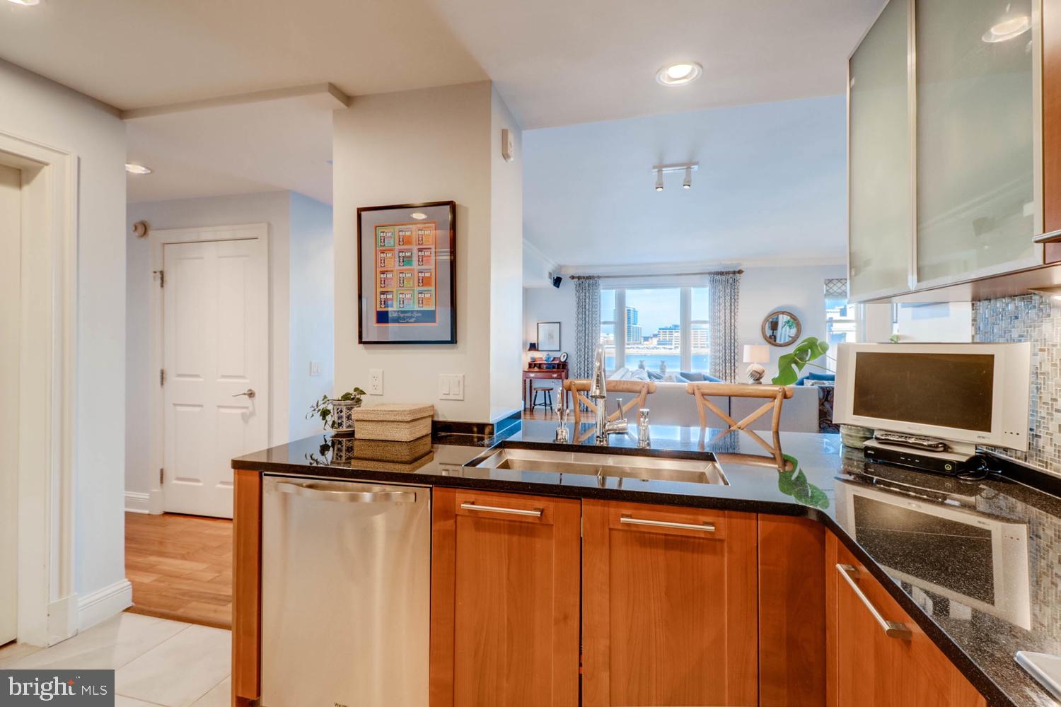 THE RITZ-CARLTON RESIDENCES - Residential