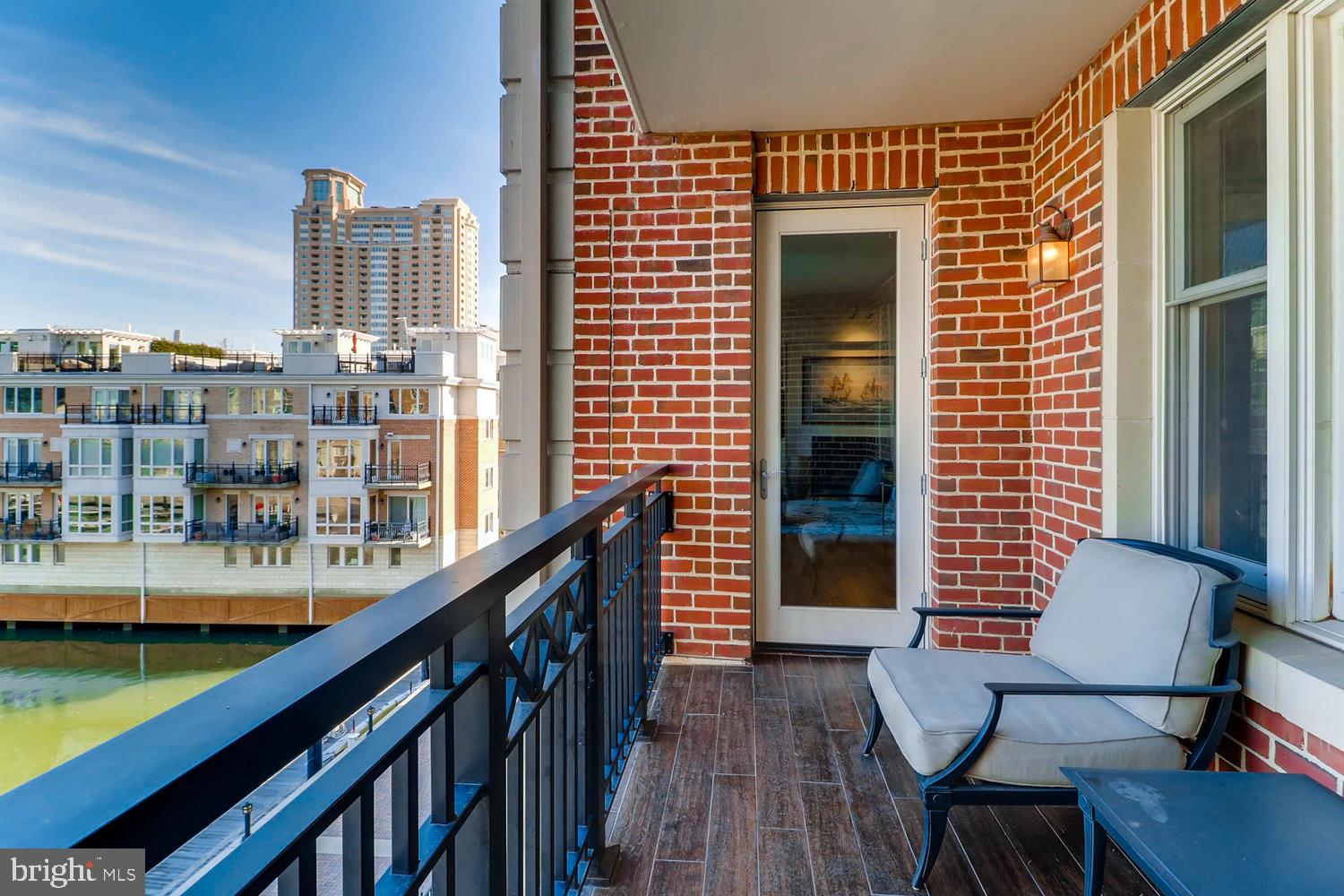 THE RITZ-CARLTON RESIDENCES - Residential