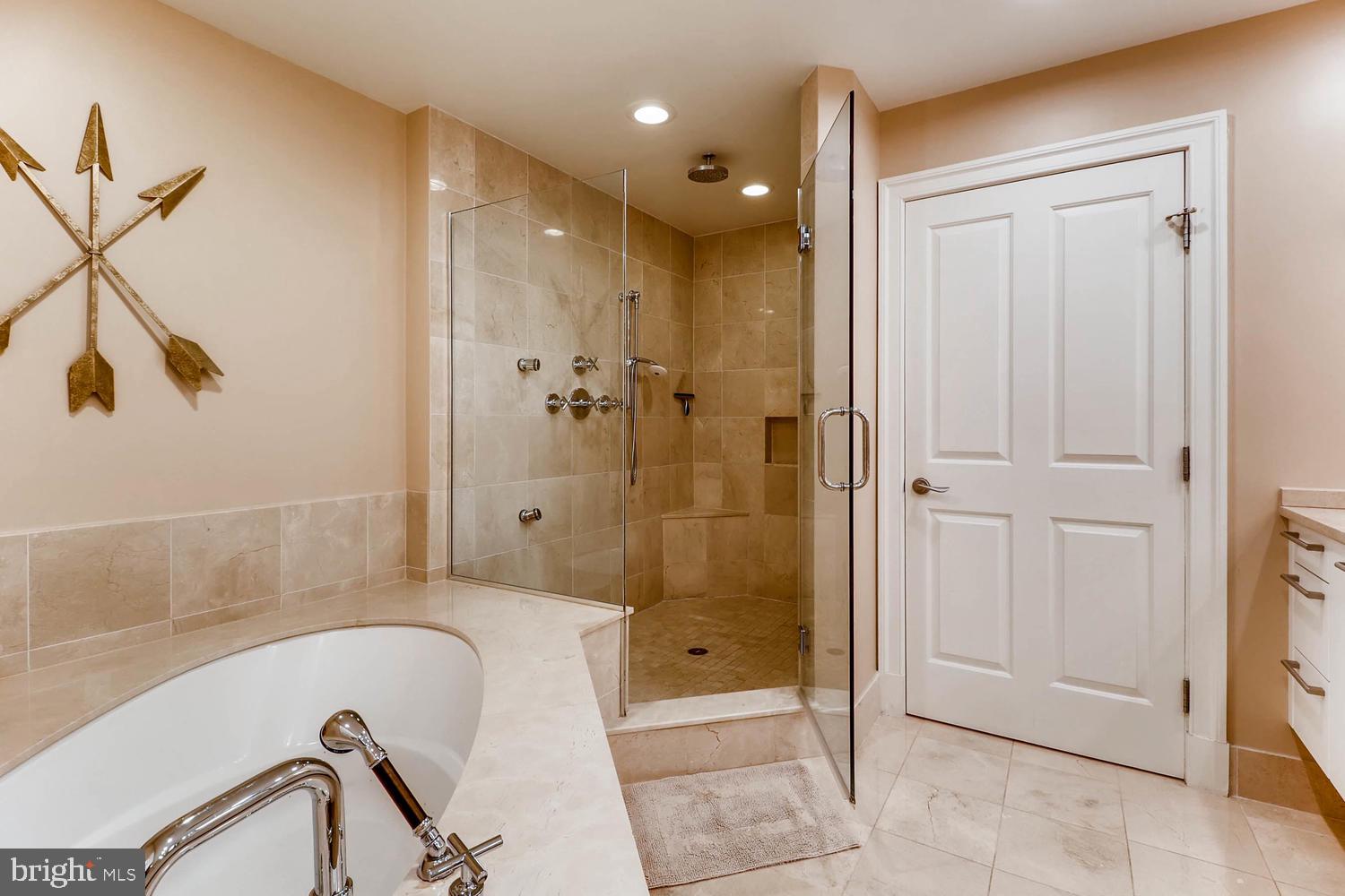 THE RITZ-CARLTON RESIDENCES - Residential