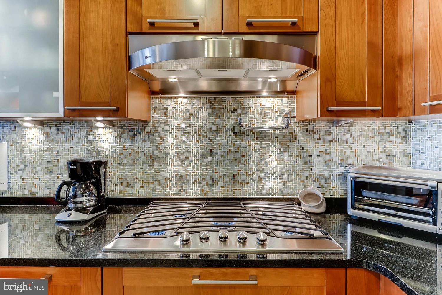 THE RITZ-CARLTON RESIDENCES - Residential