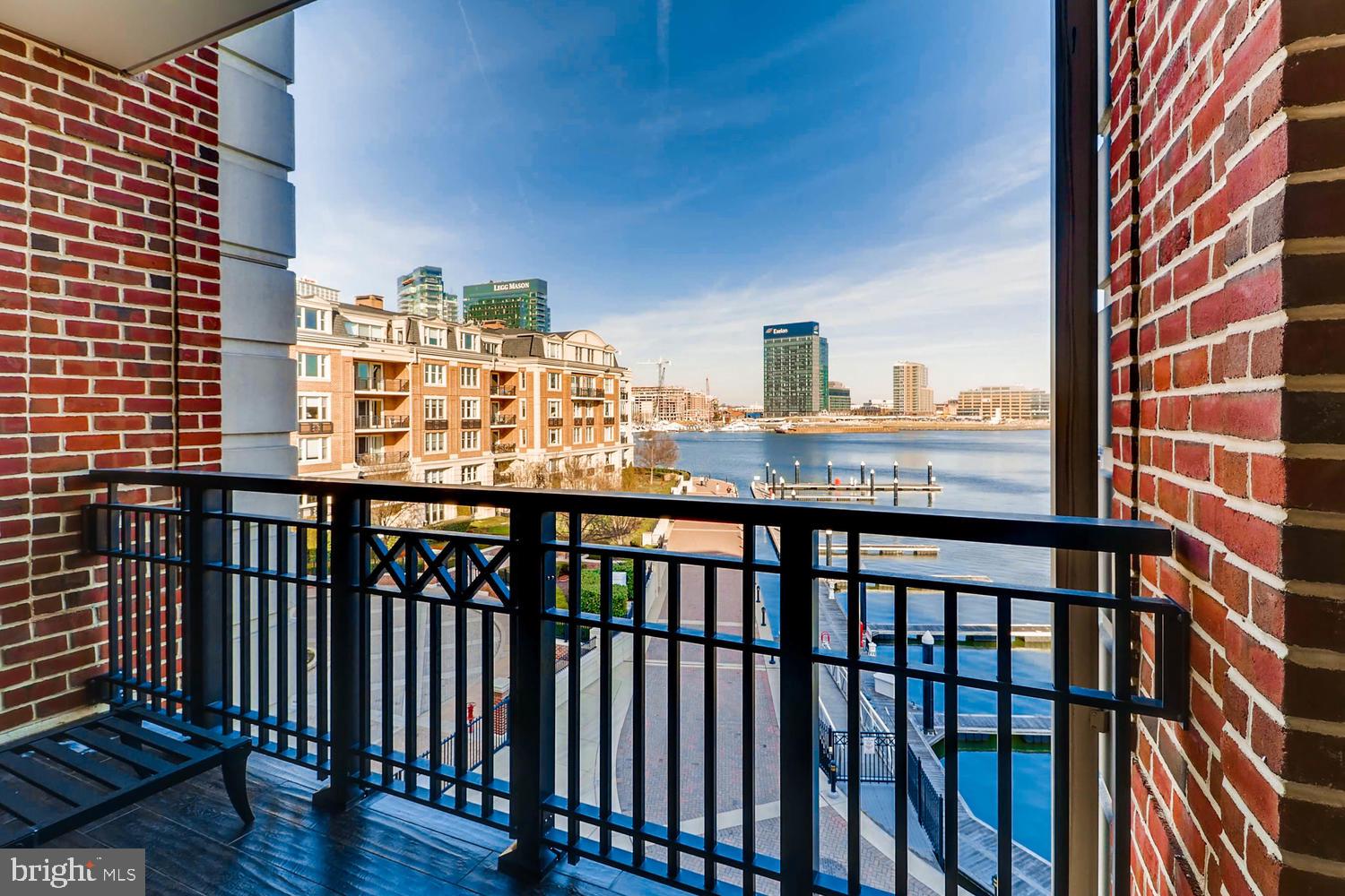 THE RITZ-CARLTON RESIDENCES - Residential