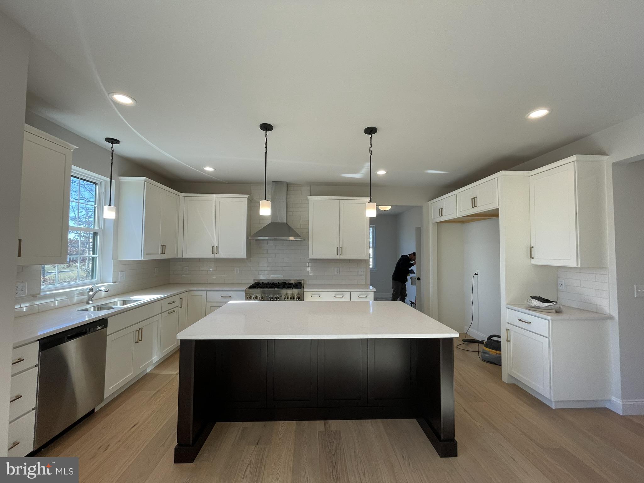2046 SUNRISE DRIVE LOT 4