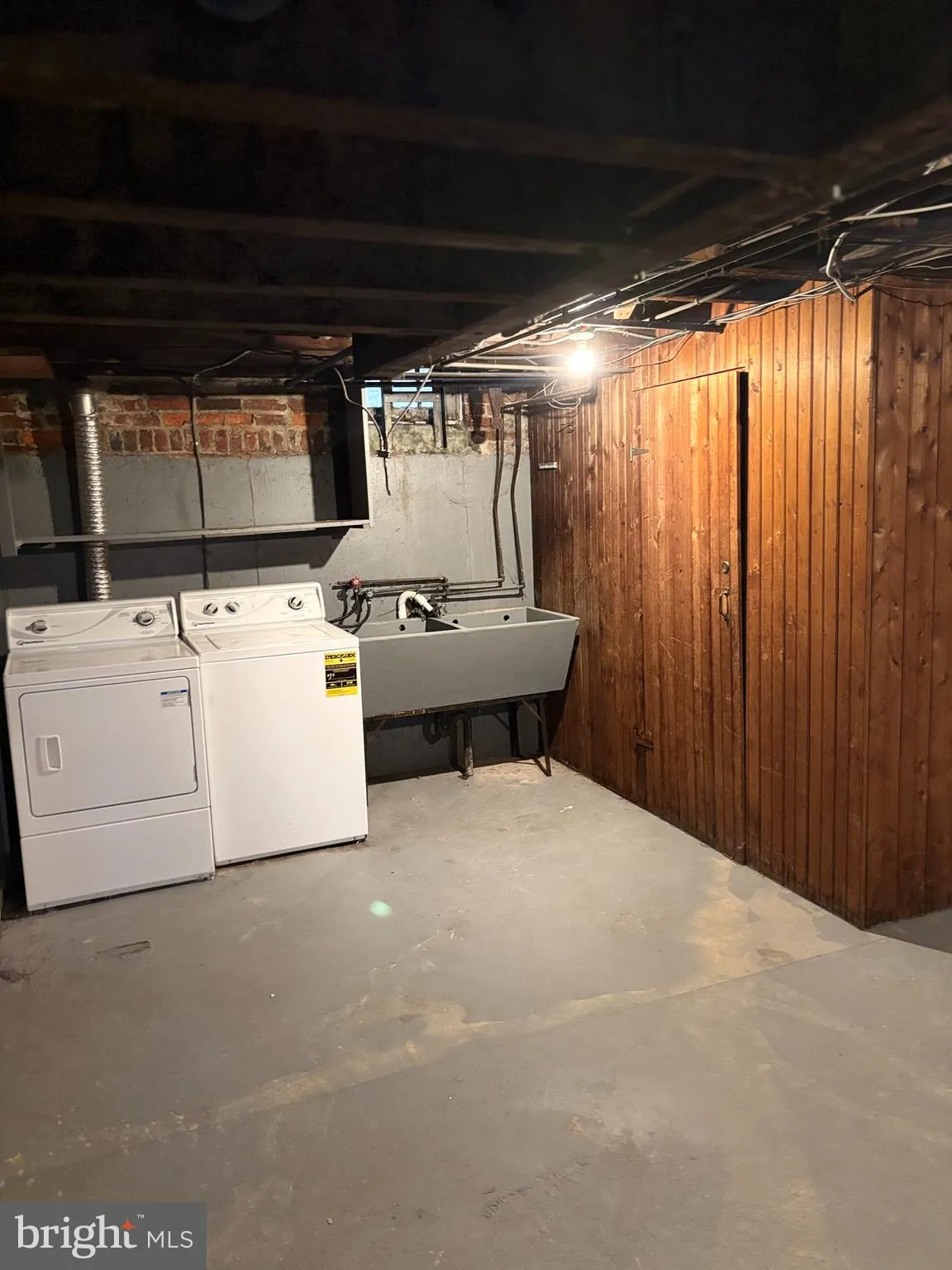 Philadelphia, Pennsylvania 19102, United States, 2 Bedrooms Bedrooms, ,1 BathroomBathrooms,Residential,Pending,134082