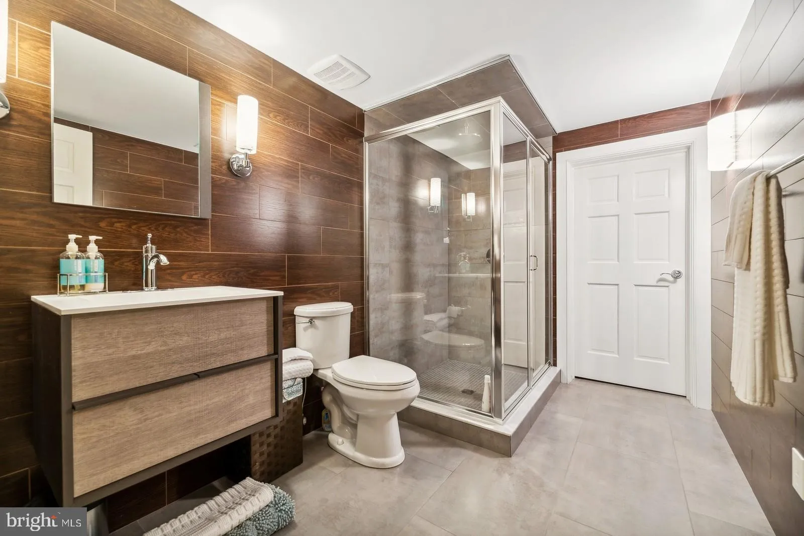 Princeton, New Jersey 08540, United States, 5 Bedrooms Bedrooms, ,5 BathroomsBathrooms,Residential,Pending,41325